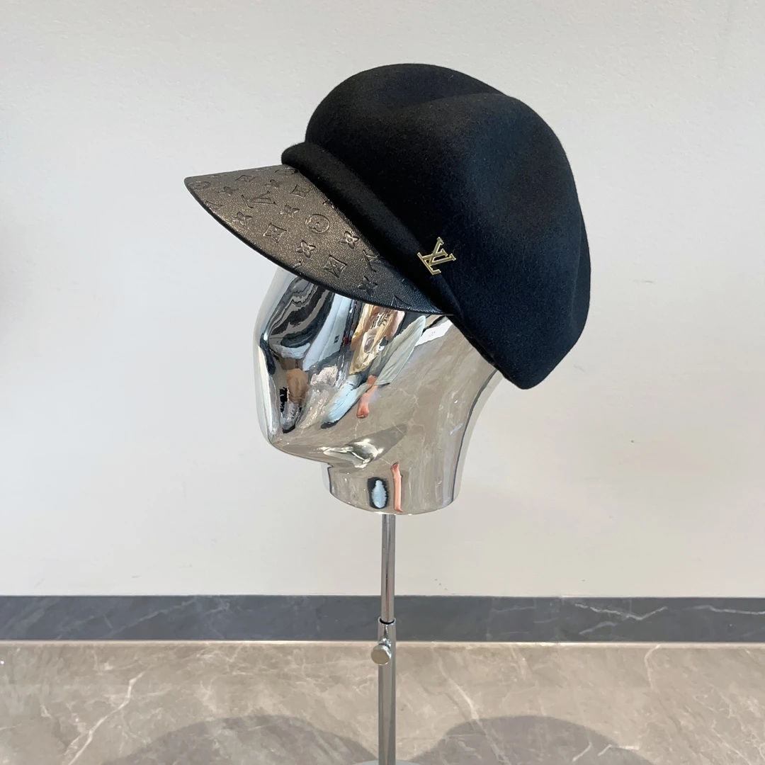 Louis Vuitton Caps — 4d714f24