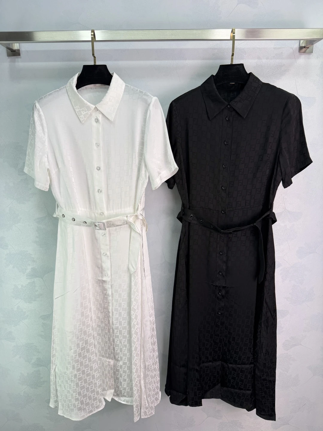 Dresses — 56c22e05