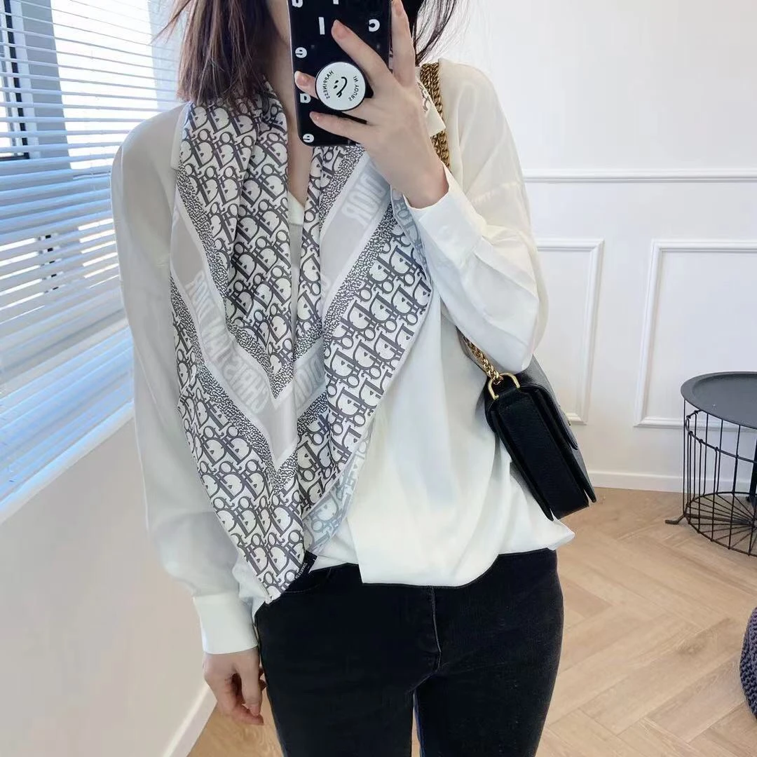 Scarves — 9774688c