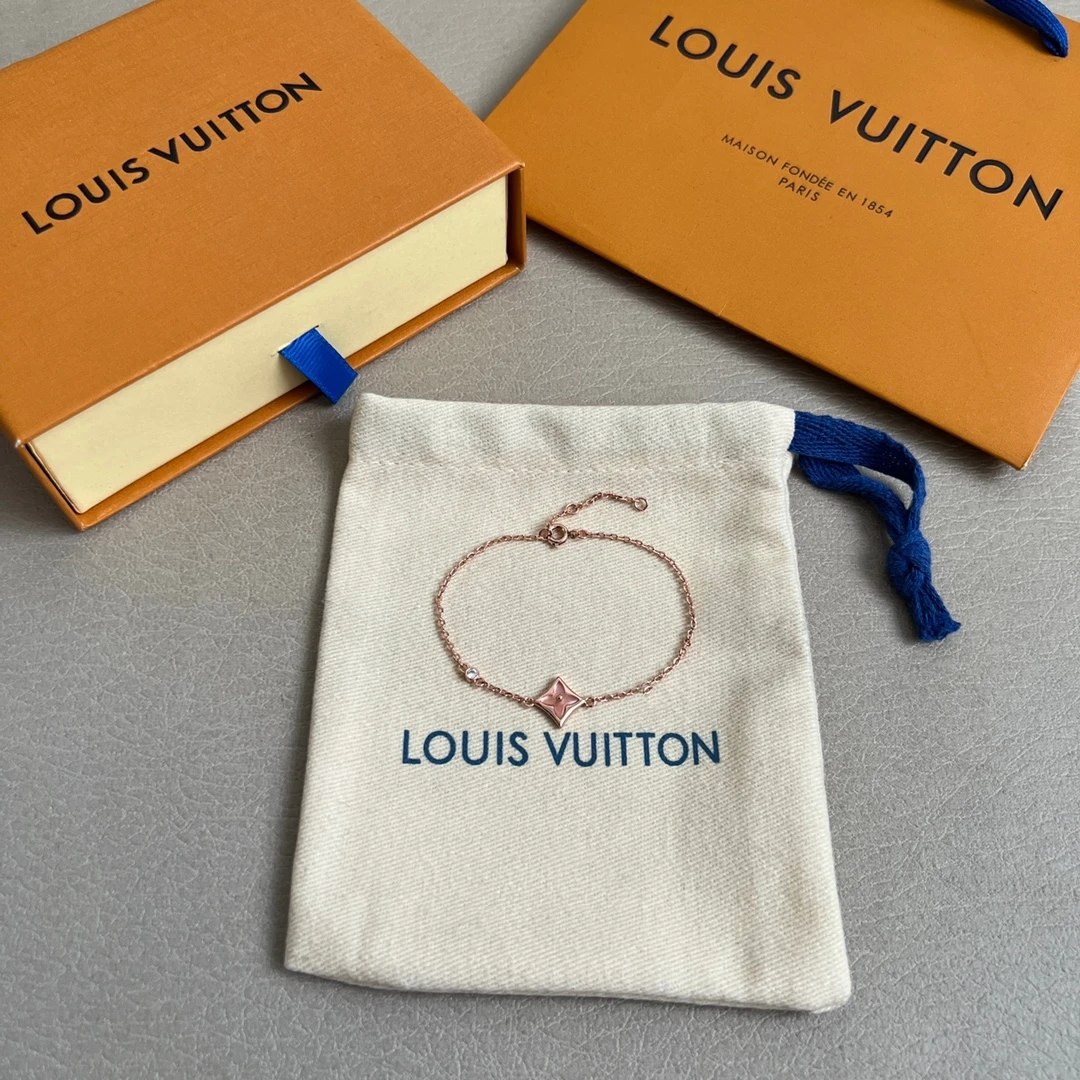 Louis Vuitton Bracelets — dacc075c