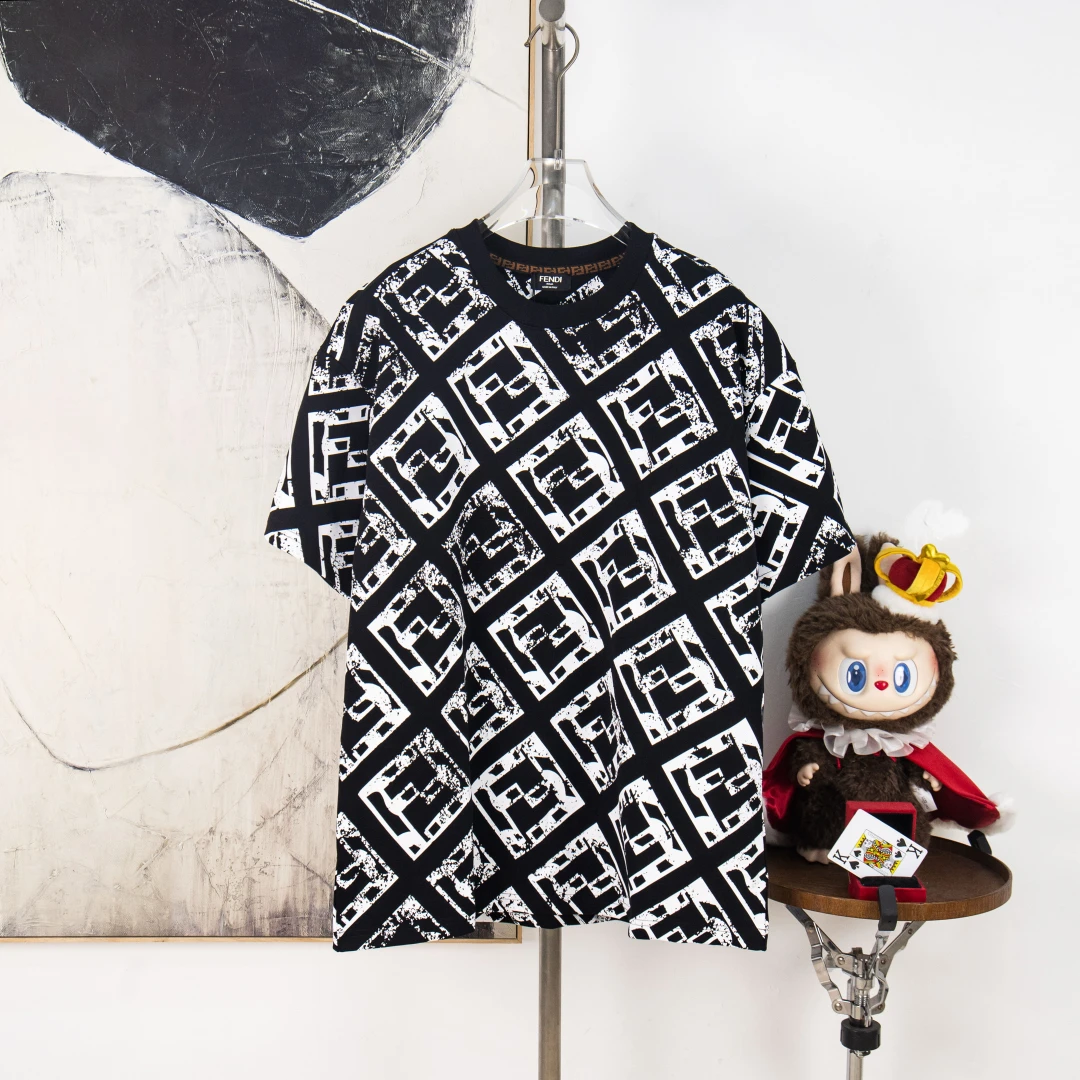 Fendi T-Shirt — 1df7f1b9