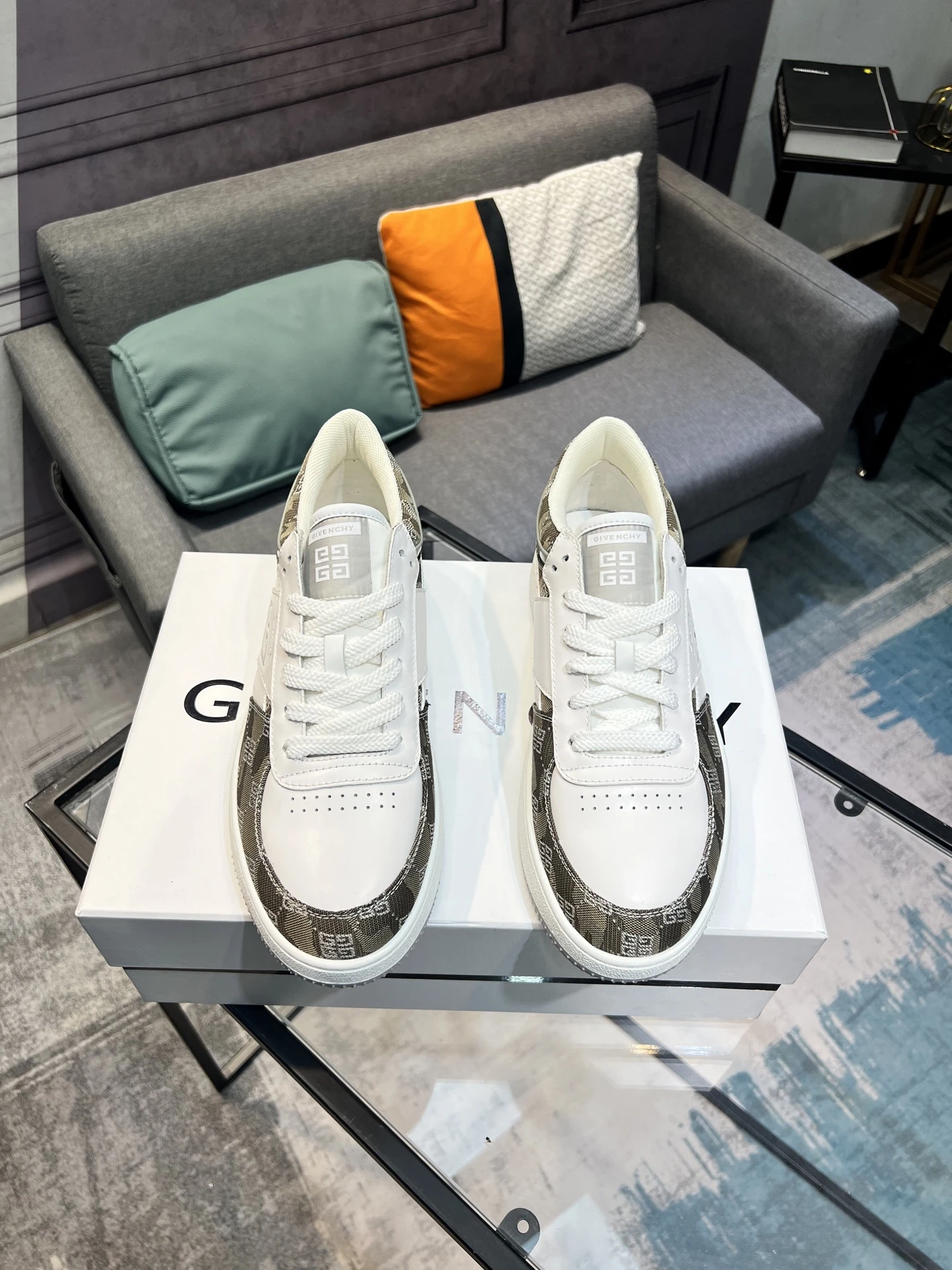 Givenchy Shoes — e4229618