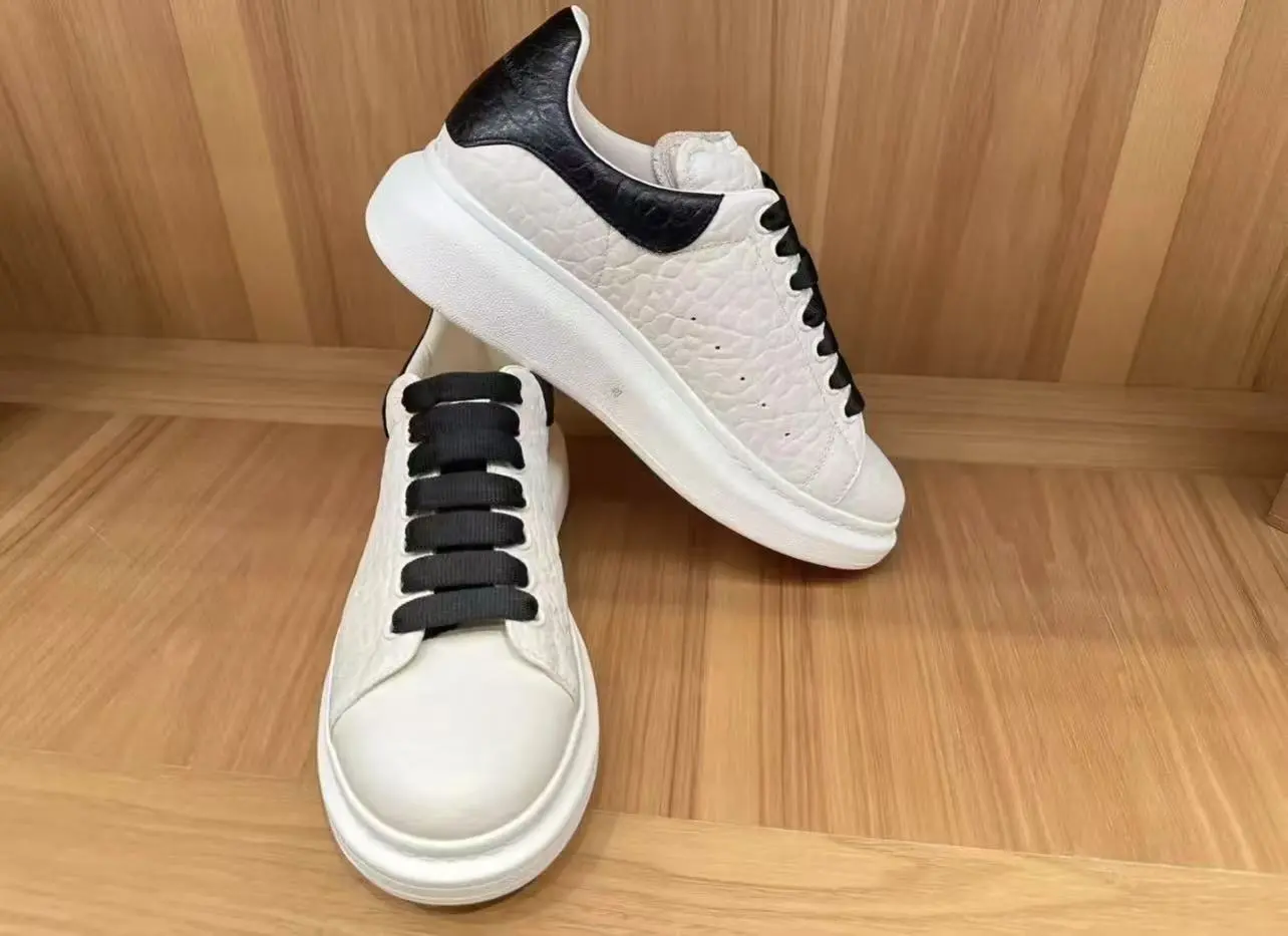 Alexander McQueen Sneakers — 045521a5