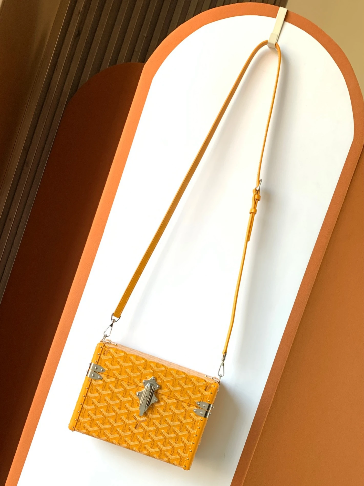 Goyard Crossbody Bags — fdf32f10