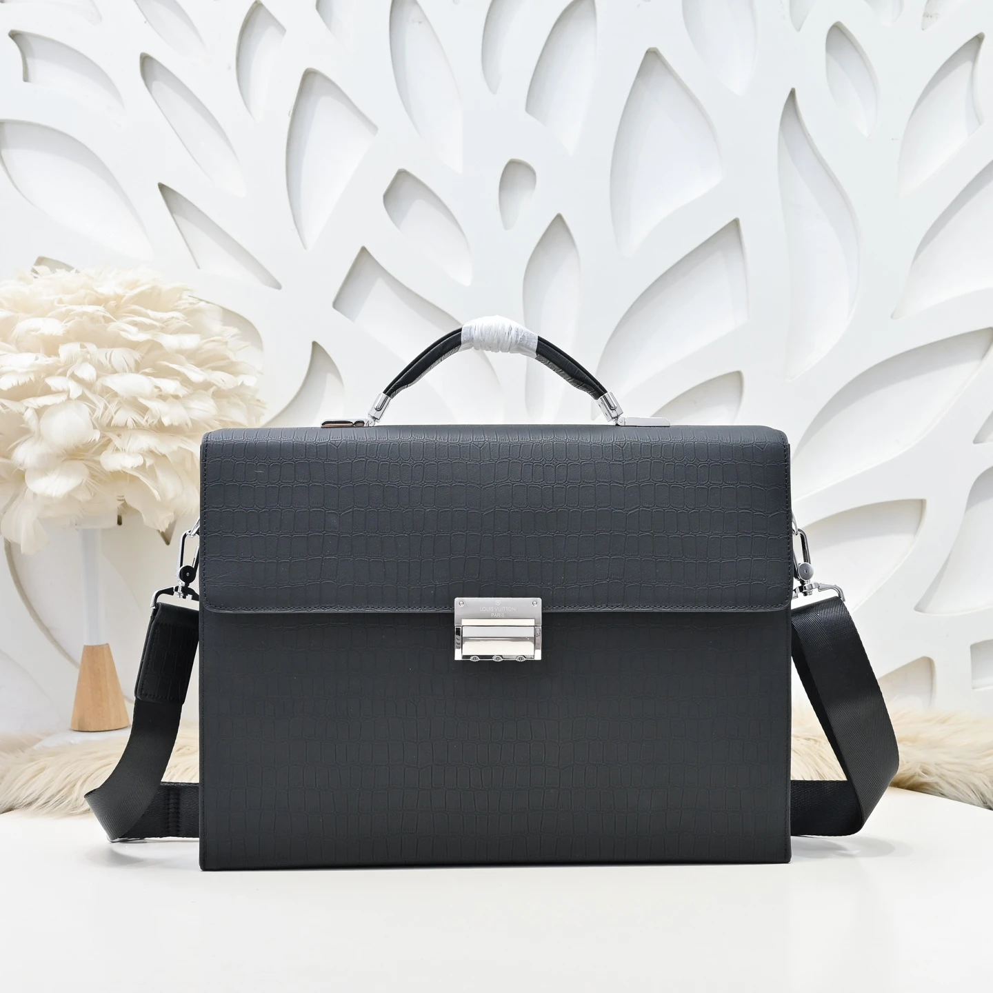 Louis Vuitton Bag — 81500674