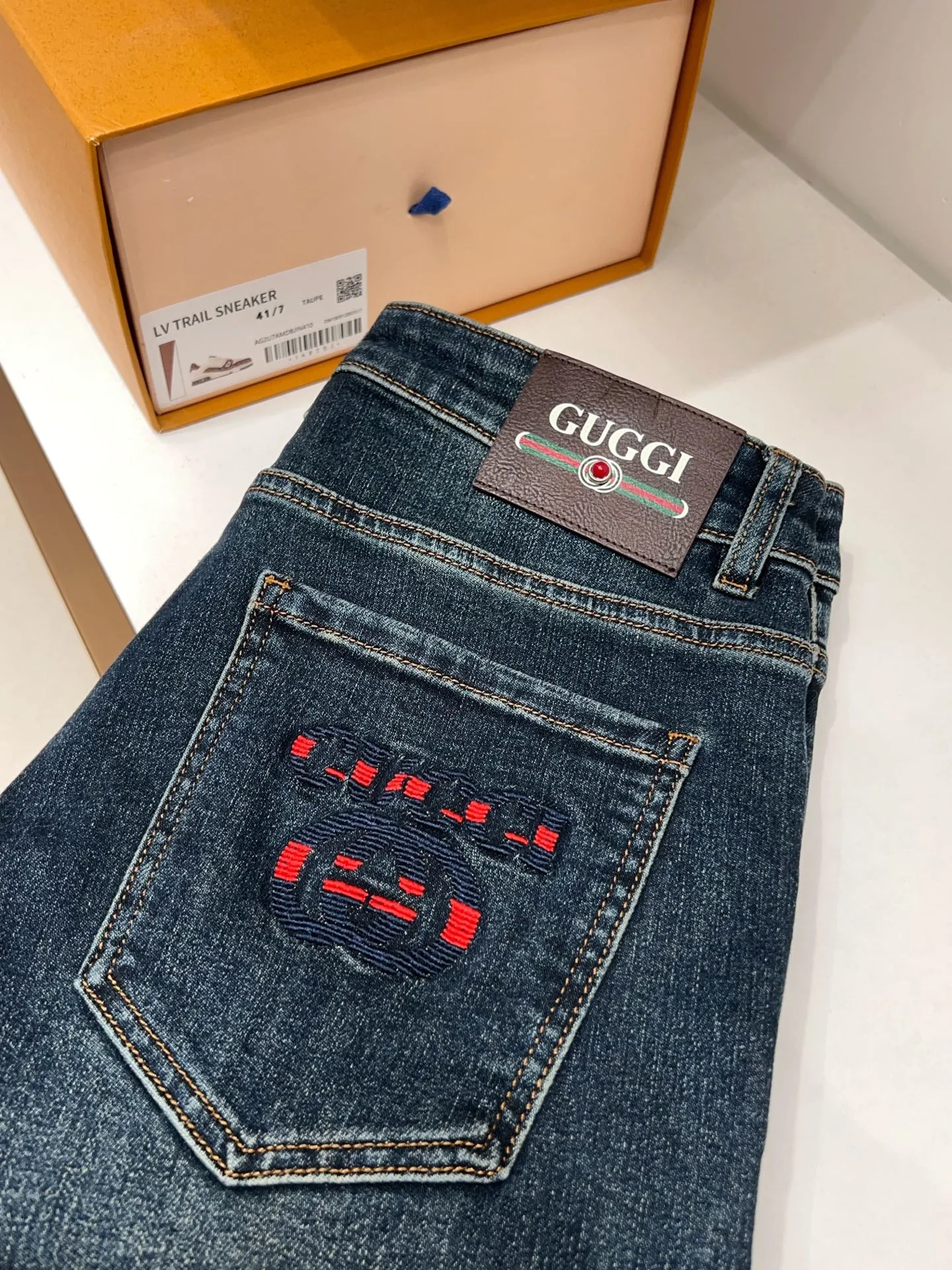 Jeans — 52571e53