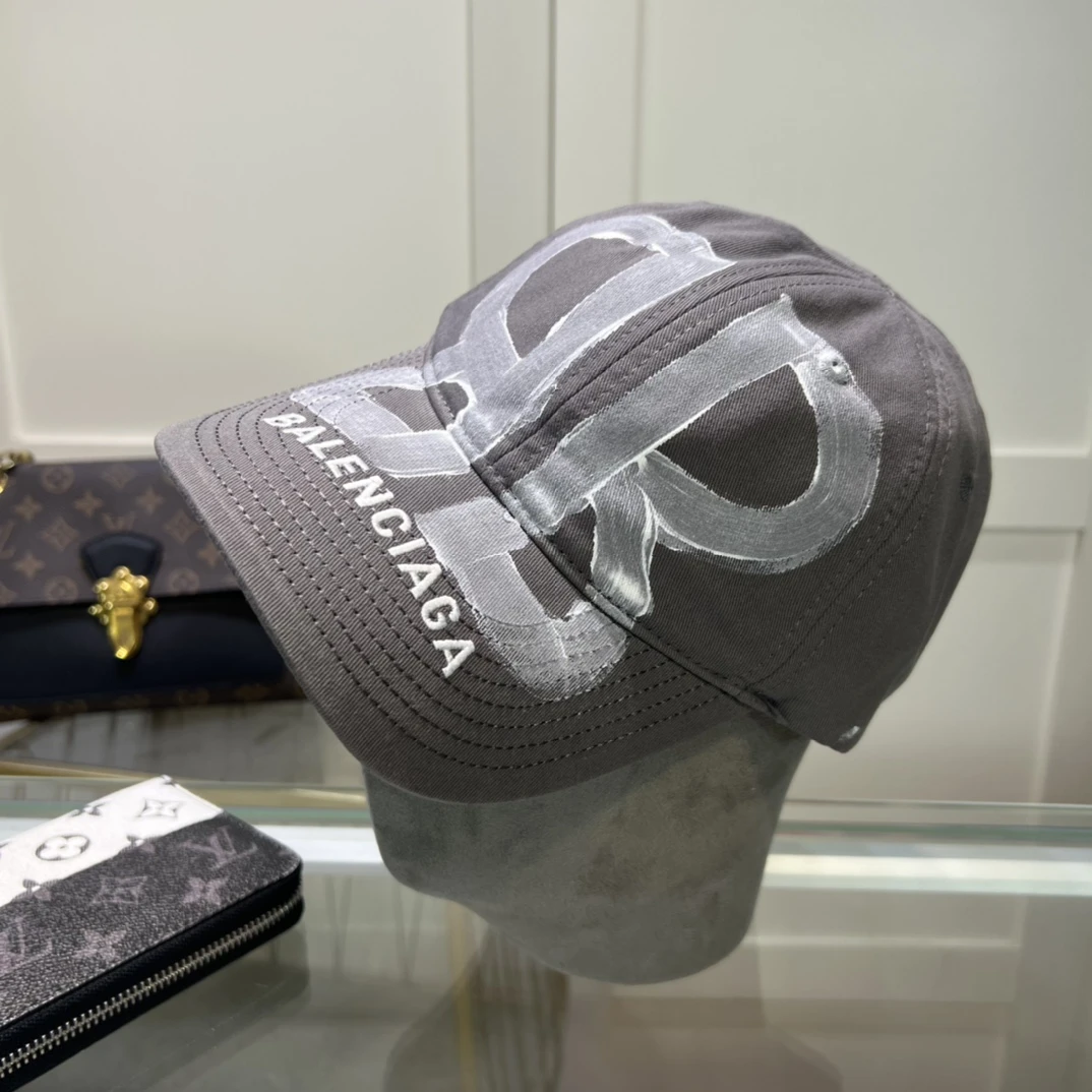 Balenciaga Hat — c75a64ee