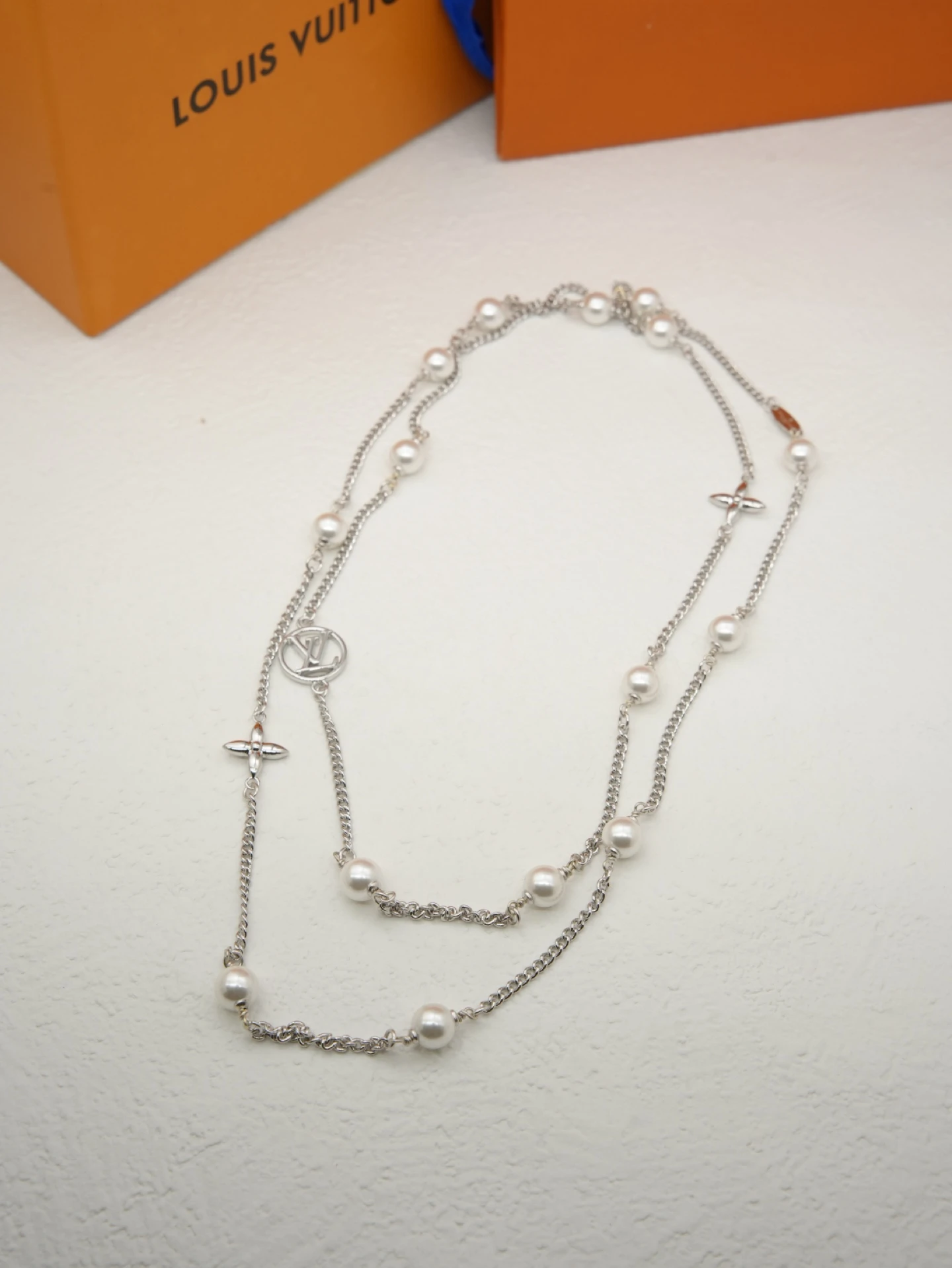 Louis Vuitton Necklaces — 63e57f60