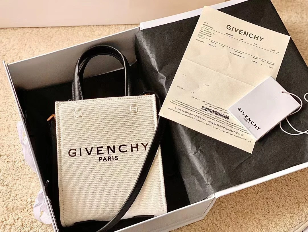 Givenchy Bag — c502a54a