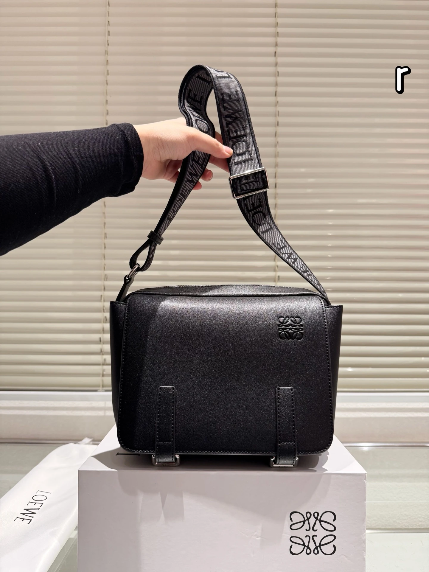 Loewe Bag — 6cfcd4e0