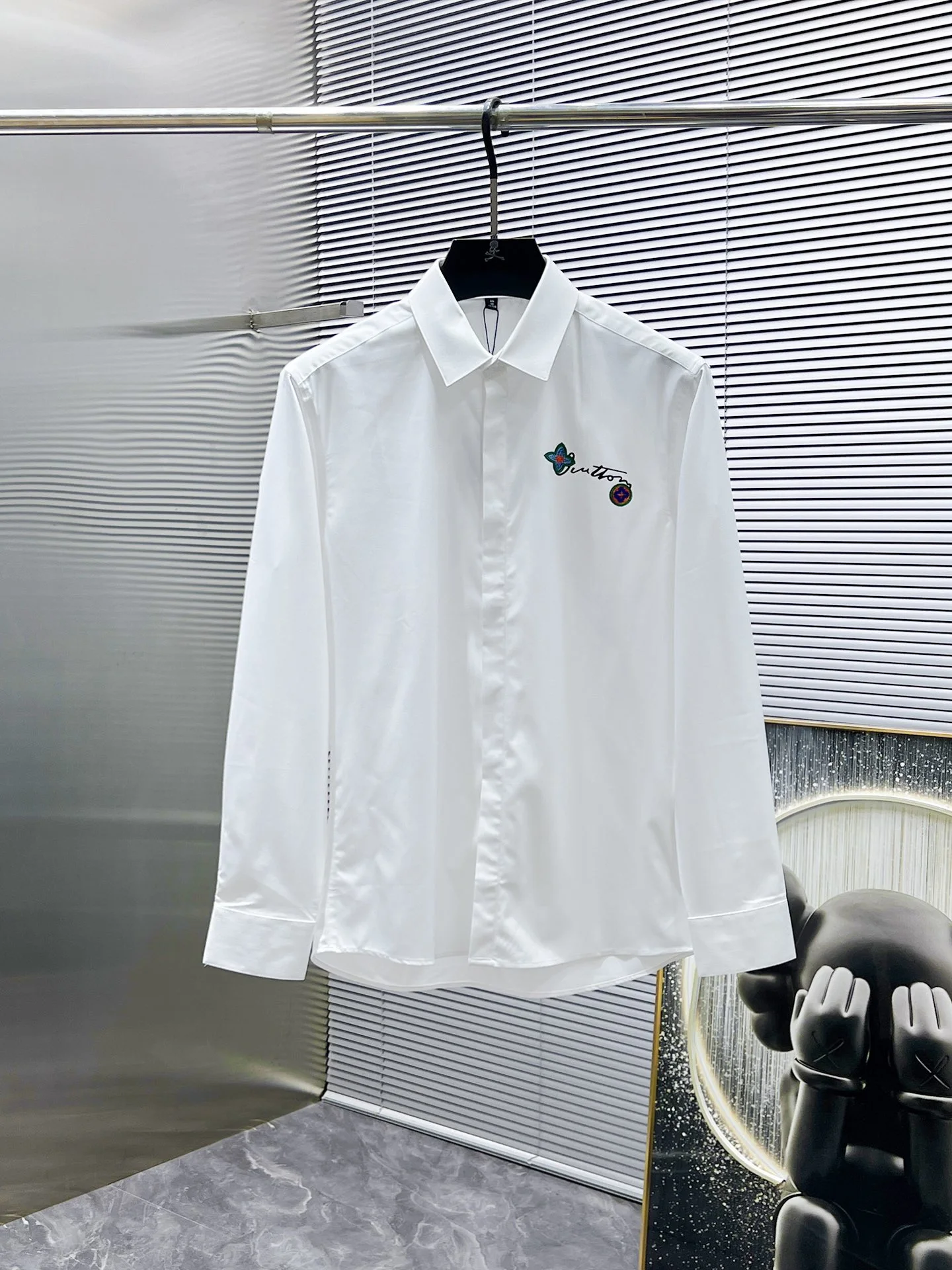 Louis Vuitton Shirts — 49b96be6