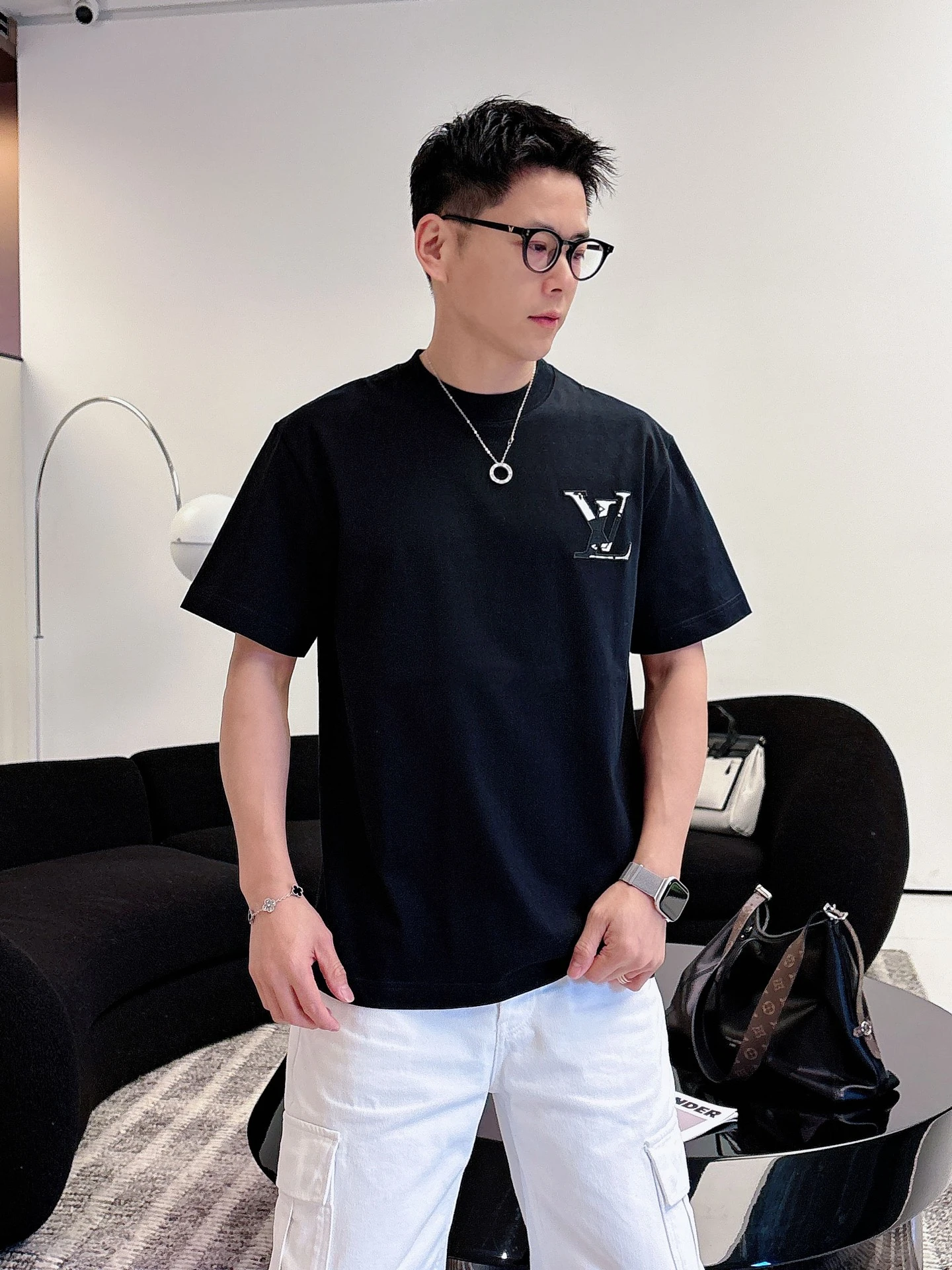 Louis Vuitton T-Shirt — 8cbb3796