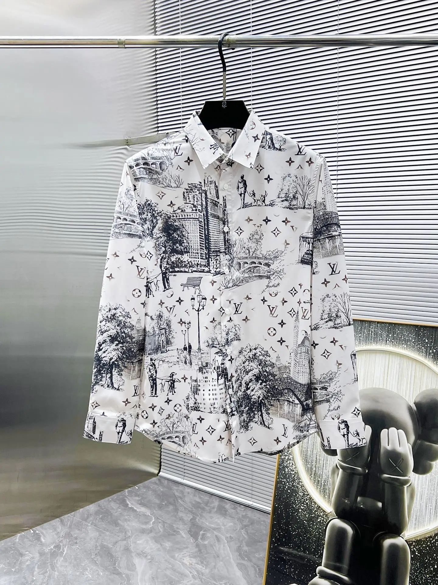 Louis Vuitton Shirts — a5701081