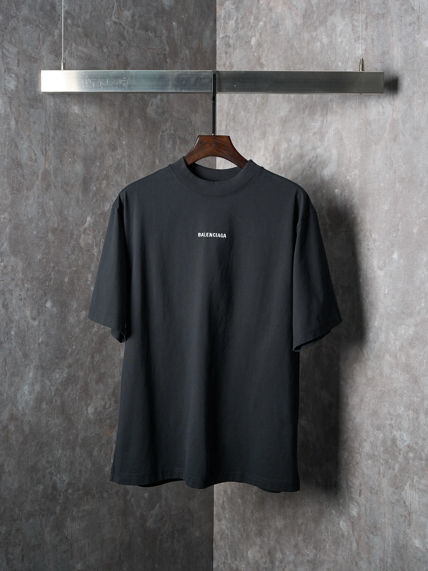 Balenciaga T-Shirt — a647f42b