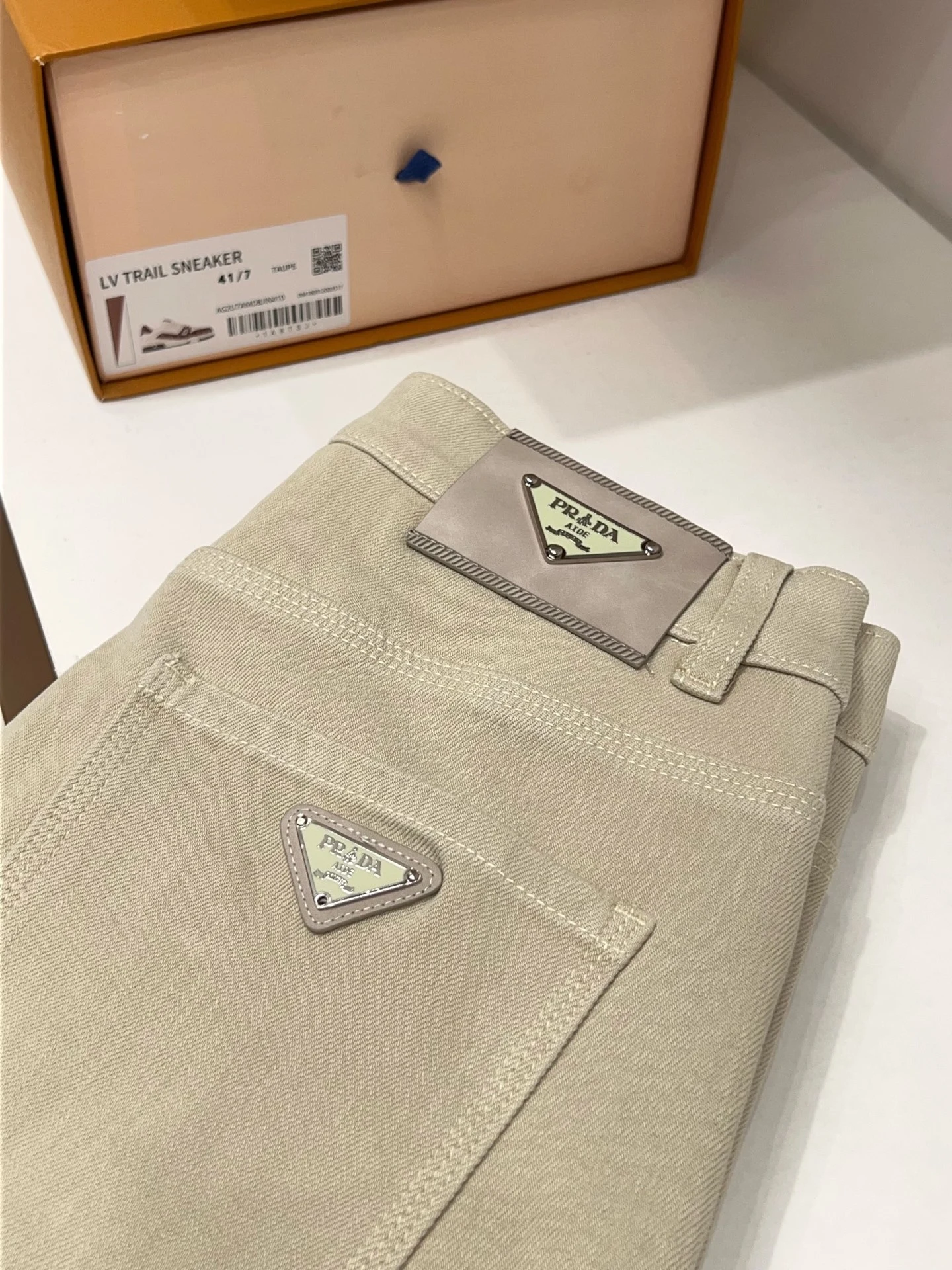 Jeans — f3d2212c