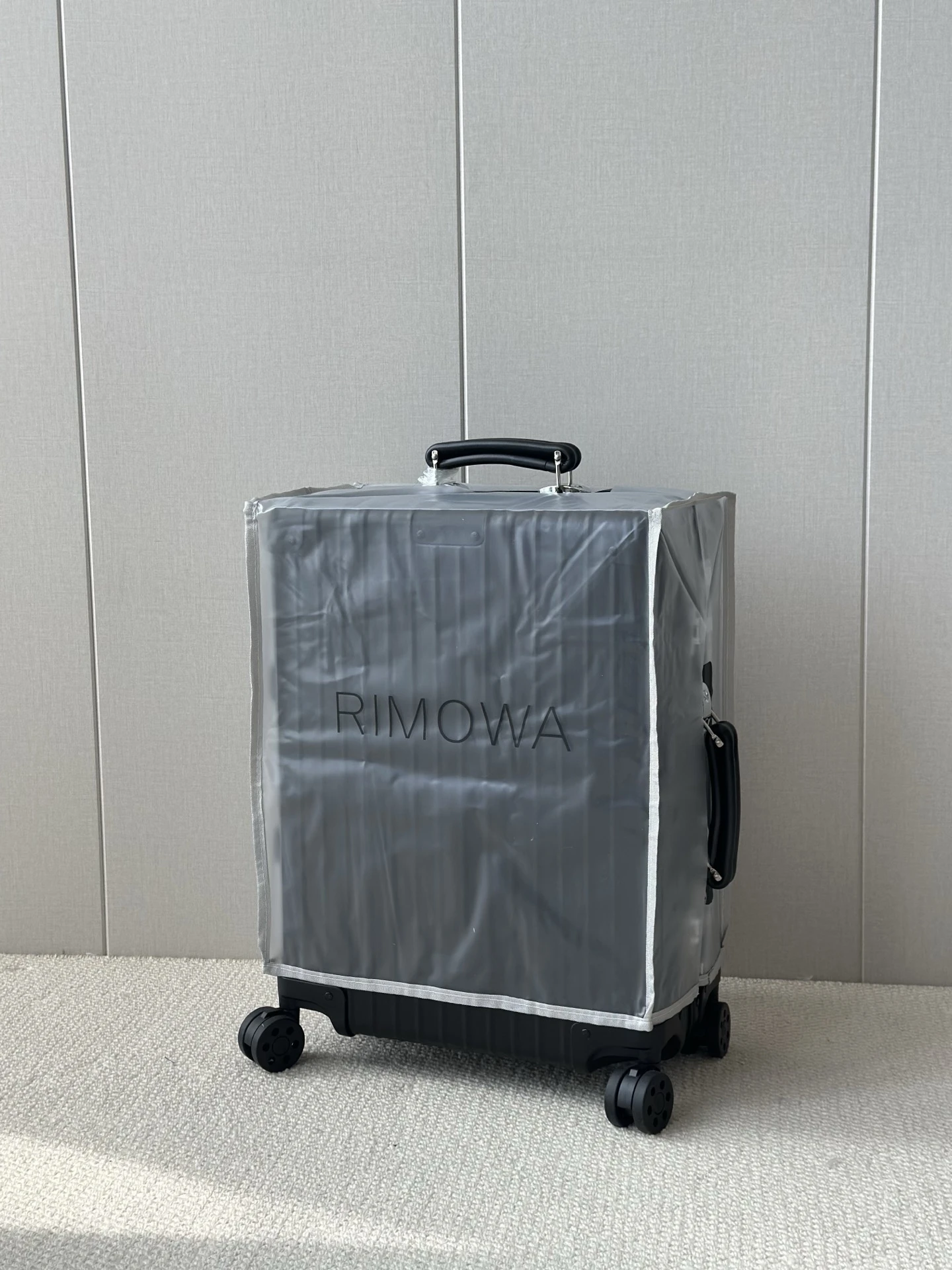 Rimowa Luggage — 012f999c