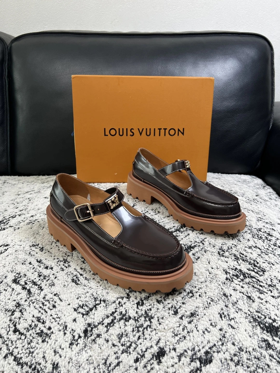 Louis Vuitton Dress Shoes — b40e803e