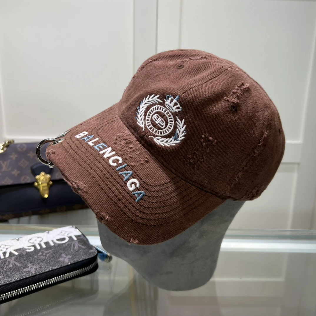 Balenciaga Hat — 52135568