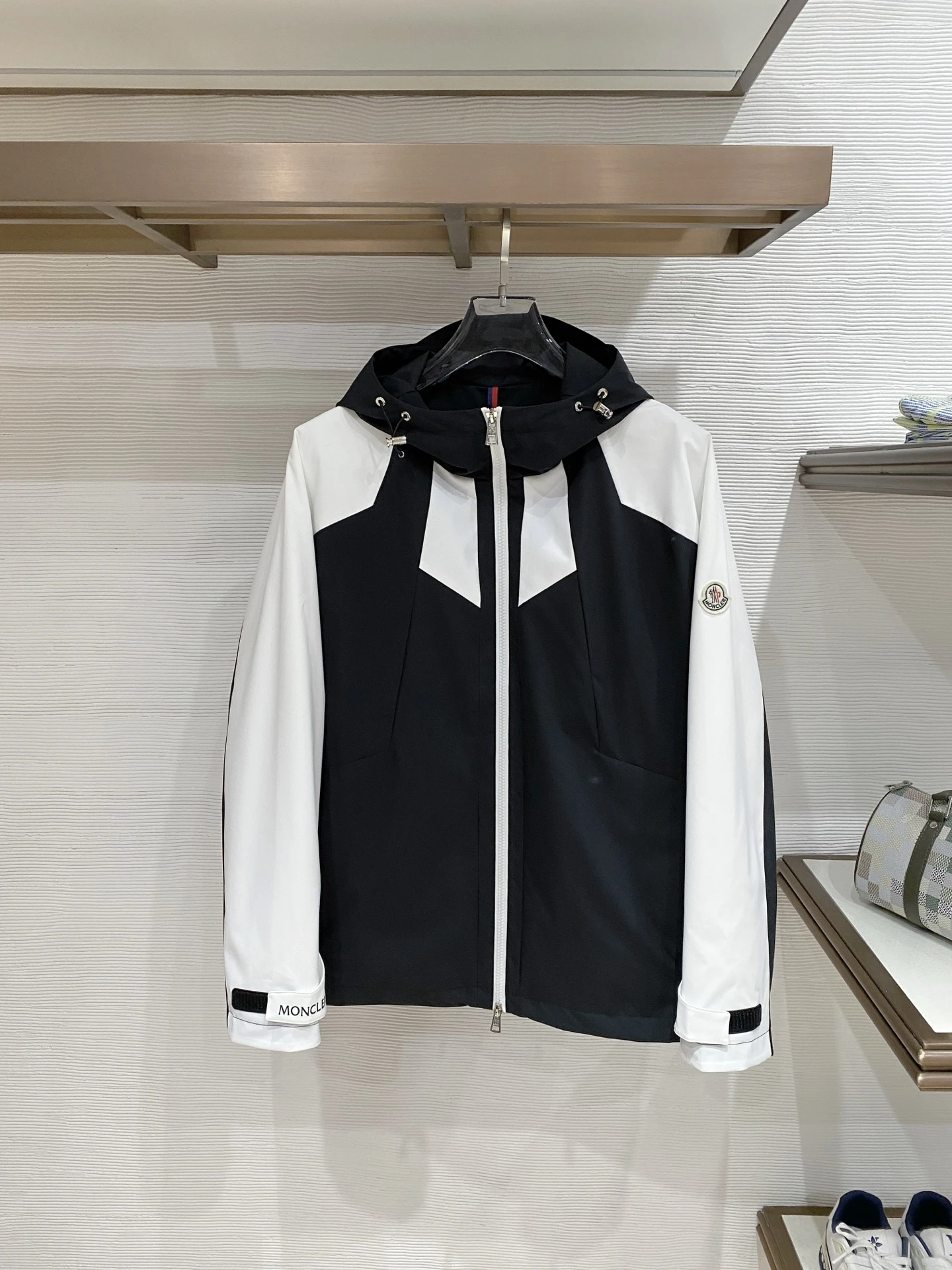 Moncler Jackets — 9d110615