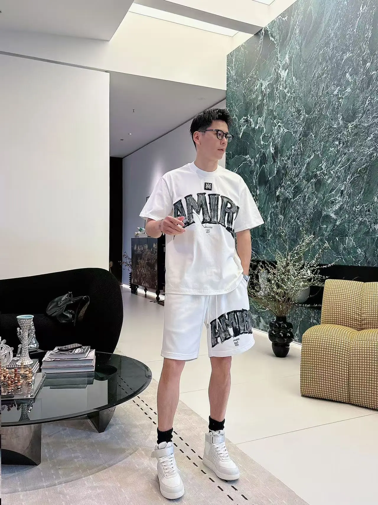 Amiri T-Shirt — c1124e4b