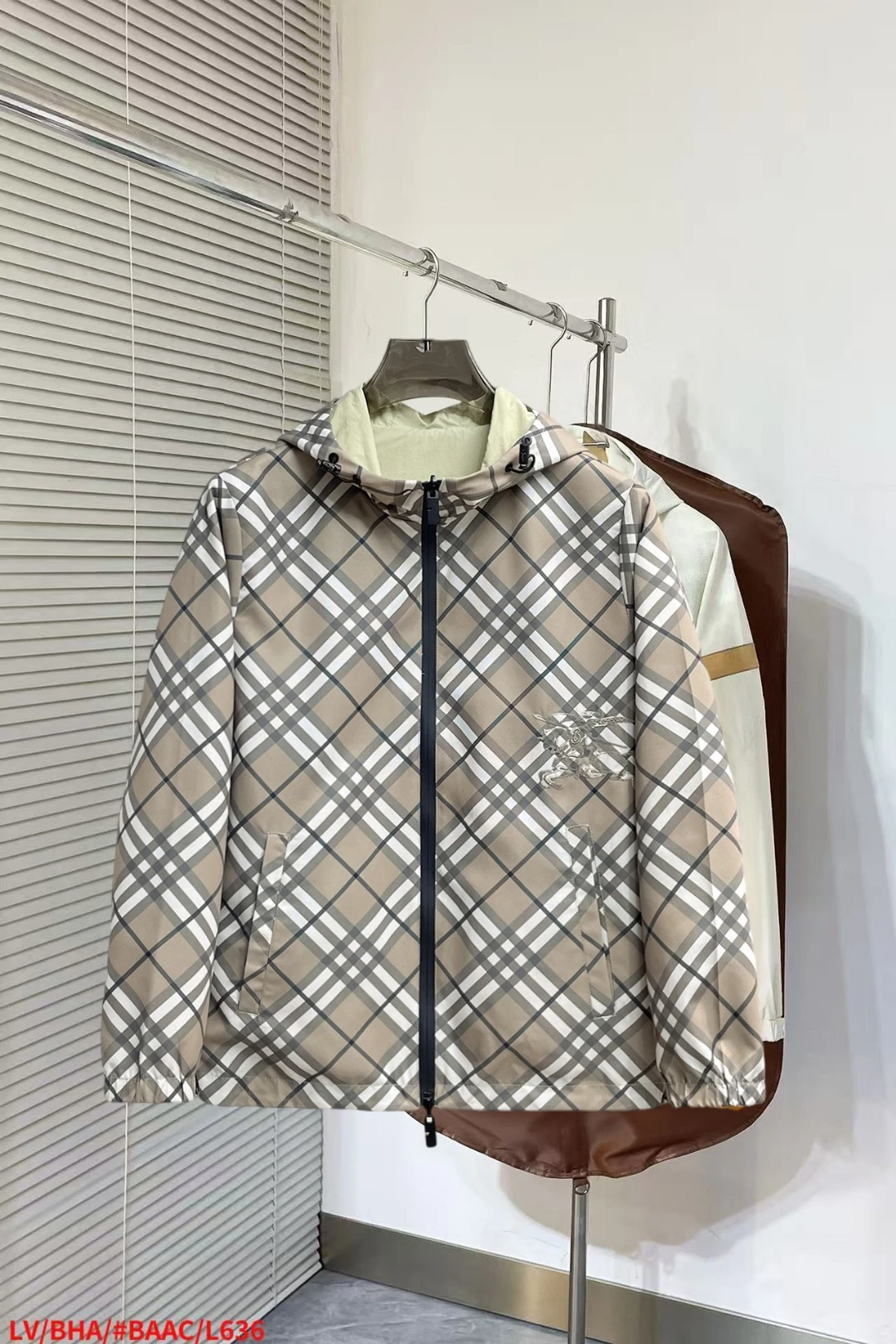 Burberry Jackets — e6acbb8e