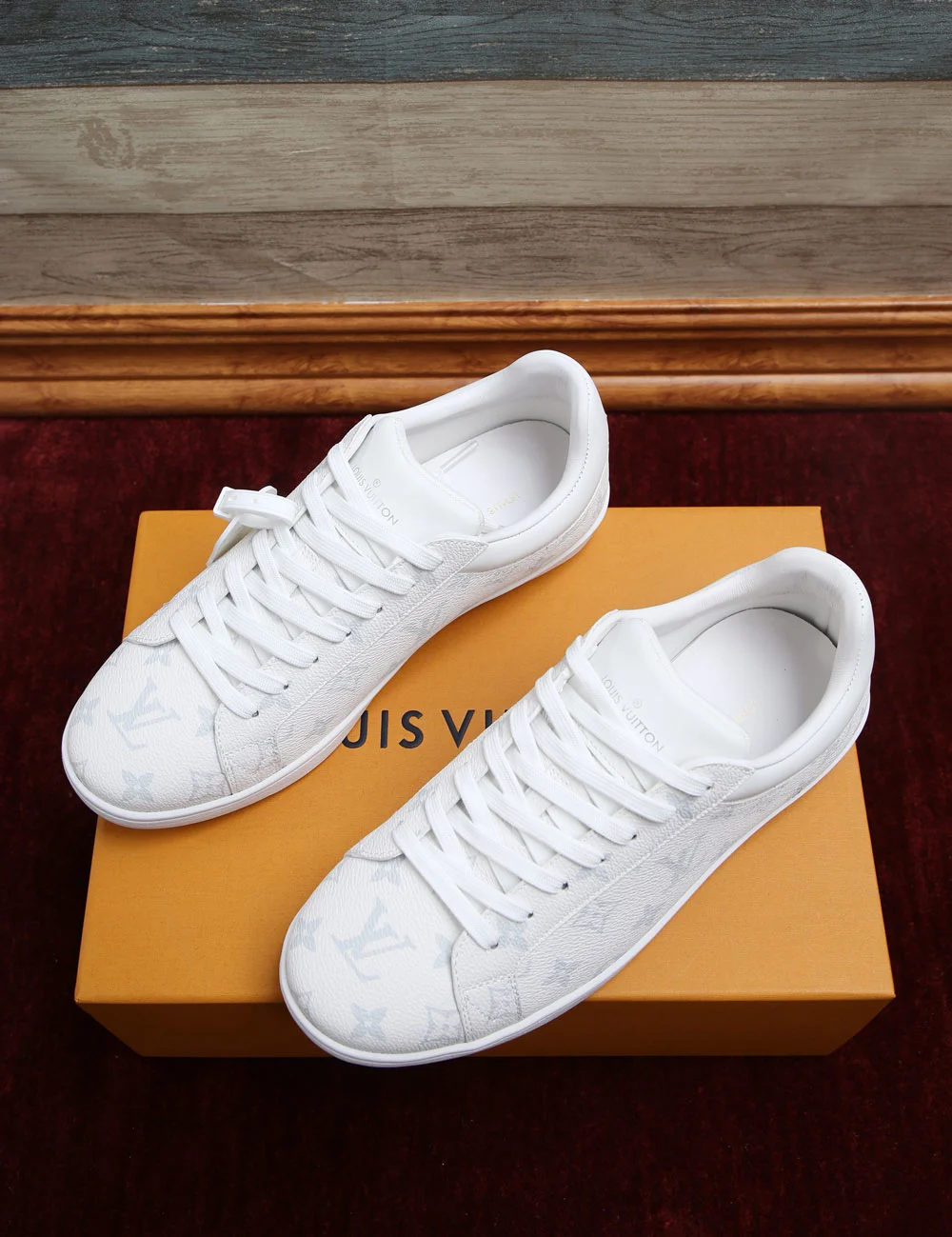 Louis Vuitton Sneakers — 0c4590a9
