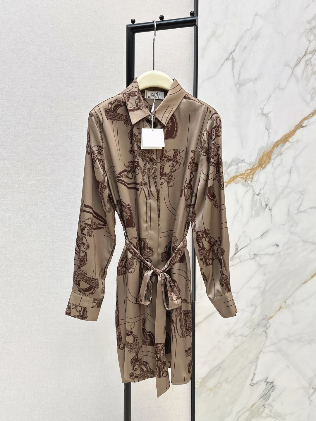 Dresses — 23253569