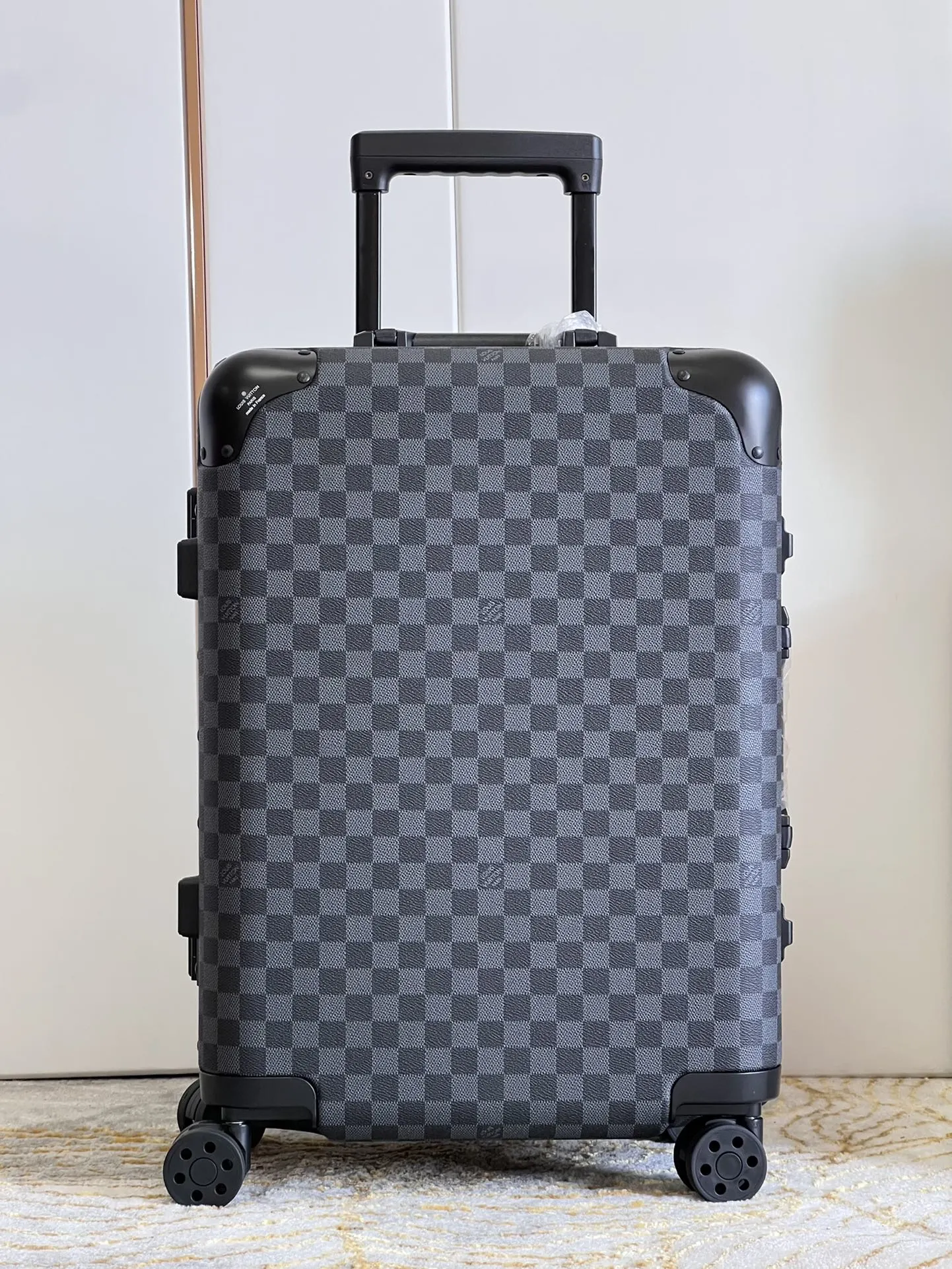 Louis Vuitton Luggage — 076c926e
