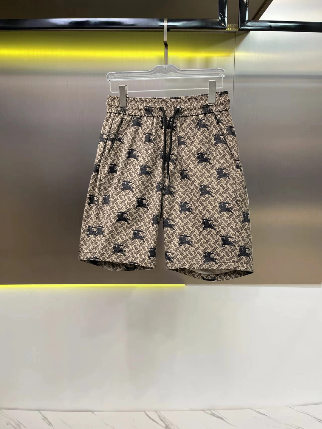 Burberry Shorts — b8c55dd3