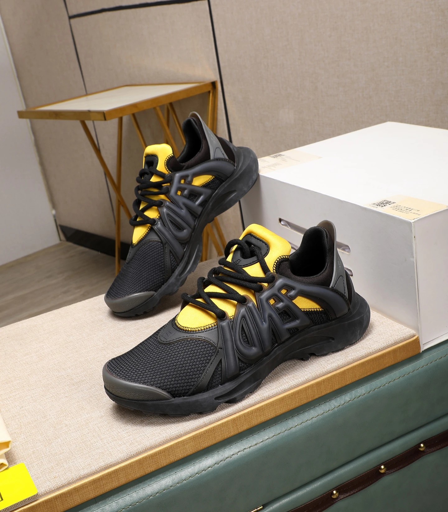 Fendi Sneakers — 51f59206
