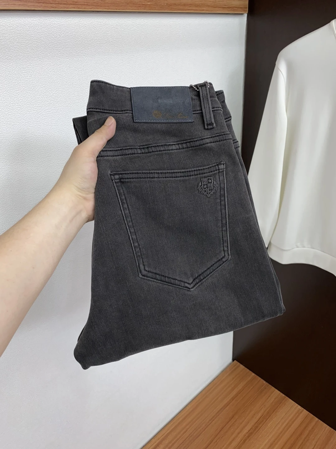 Loro Piana Clothing — af42406a