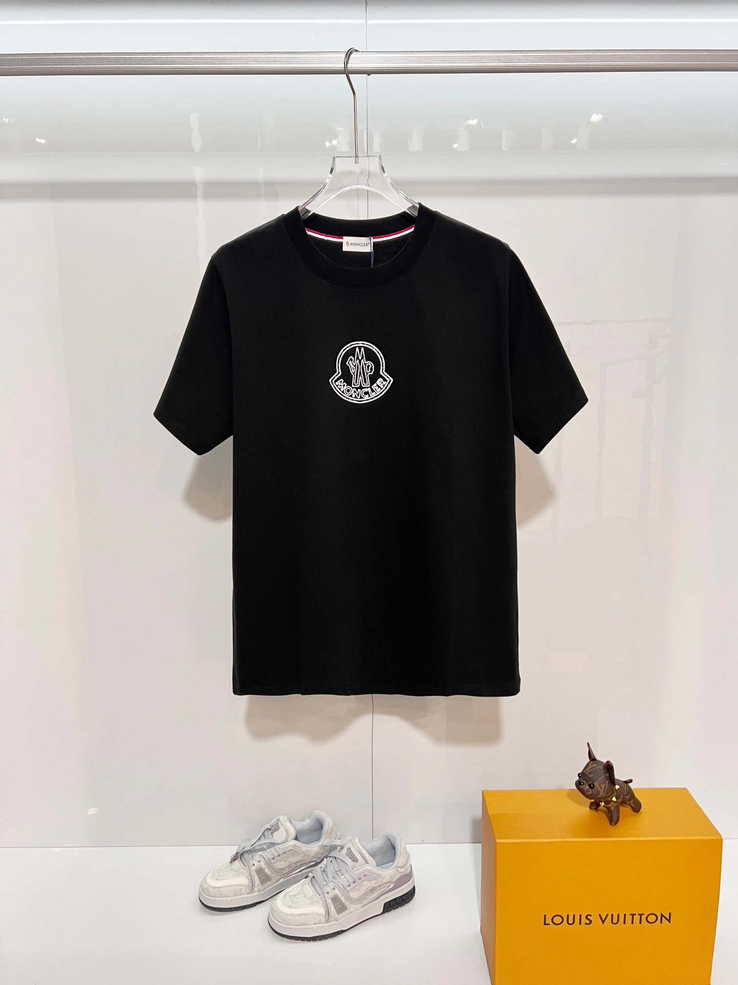 Moncler T-Shirt — f2ce42fe