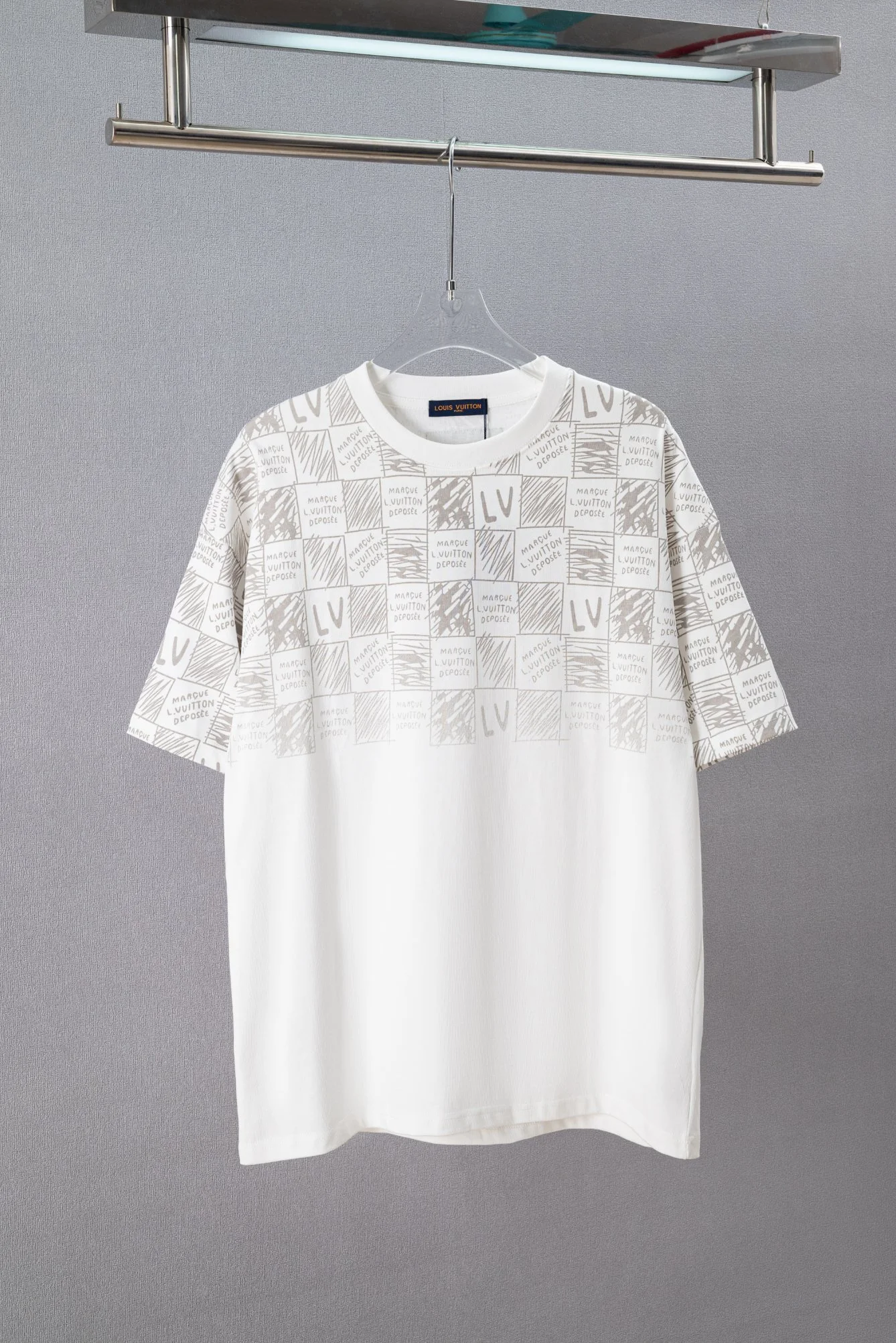 Louis Vuitton T-Shirt — d53a3aa5