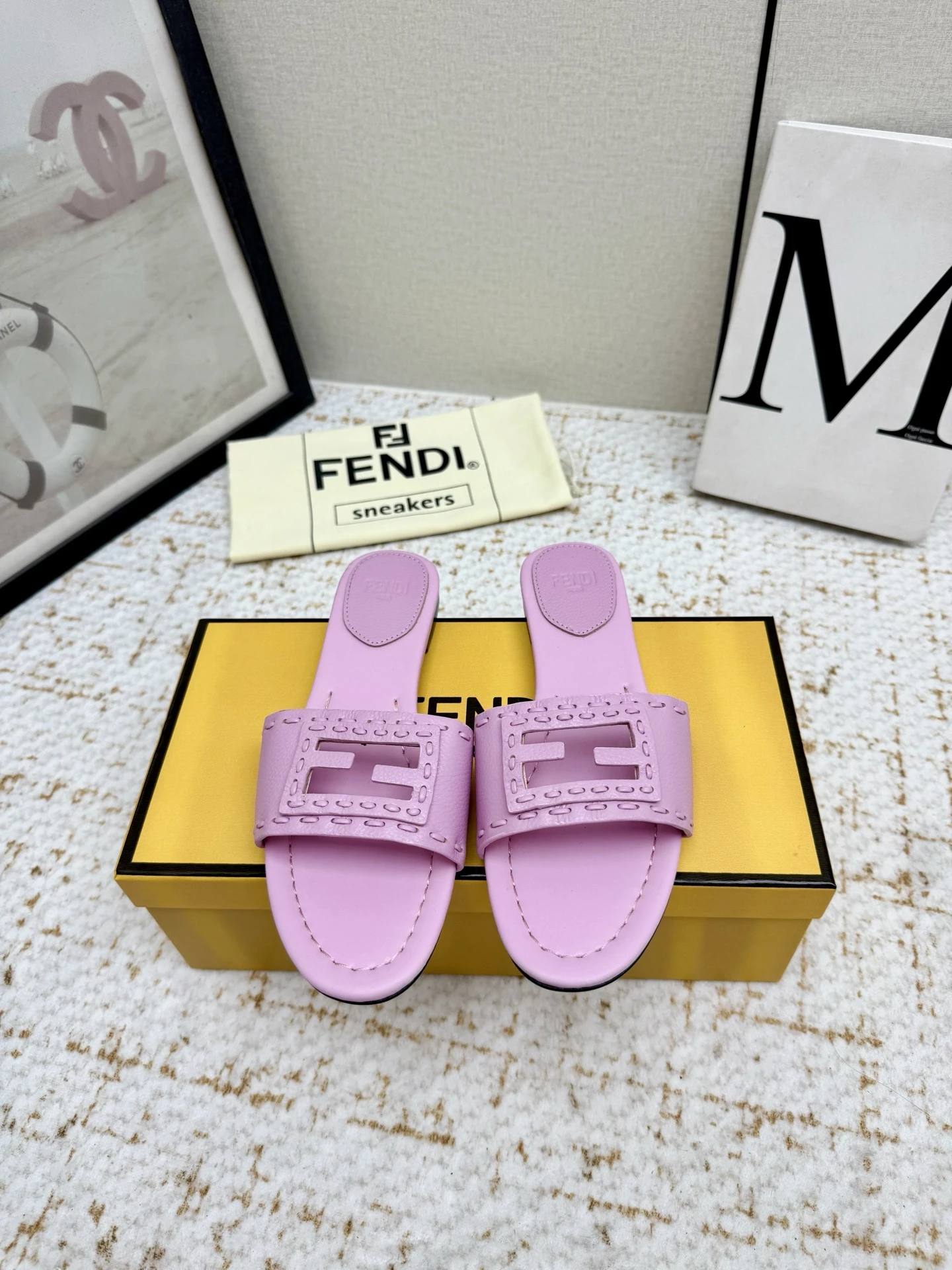 Fendi Slippers — b83d2999