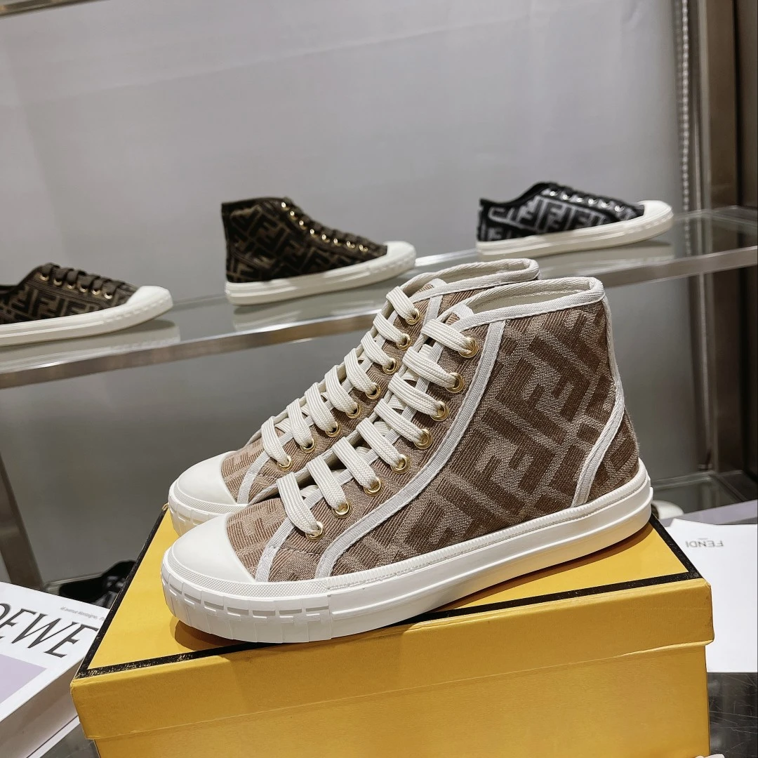 Fendi Sneakers — 2c5cd529
