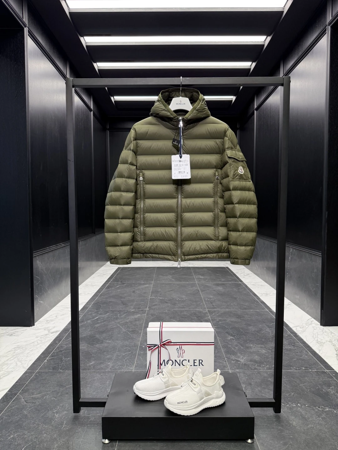 Moncler Down Jacket — 18ba8cbb