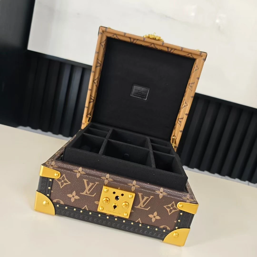 Luggage — c1508c2b