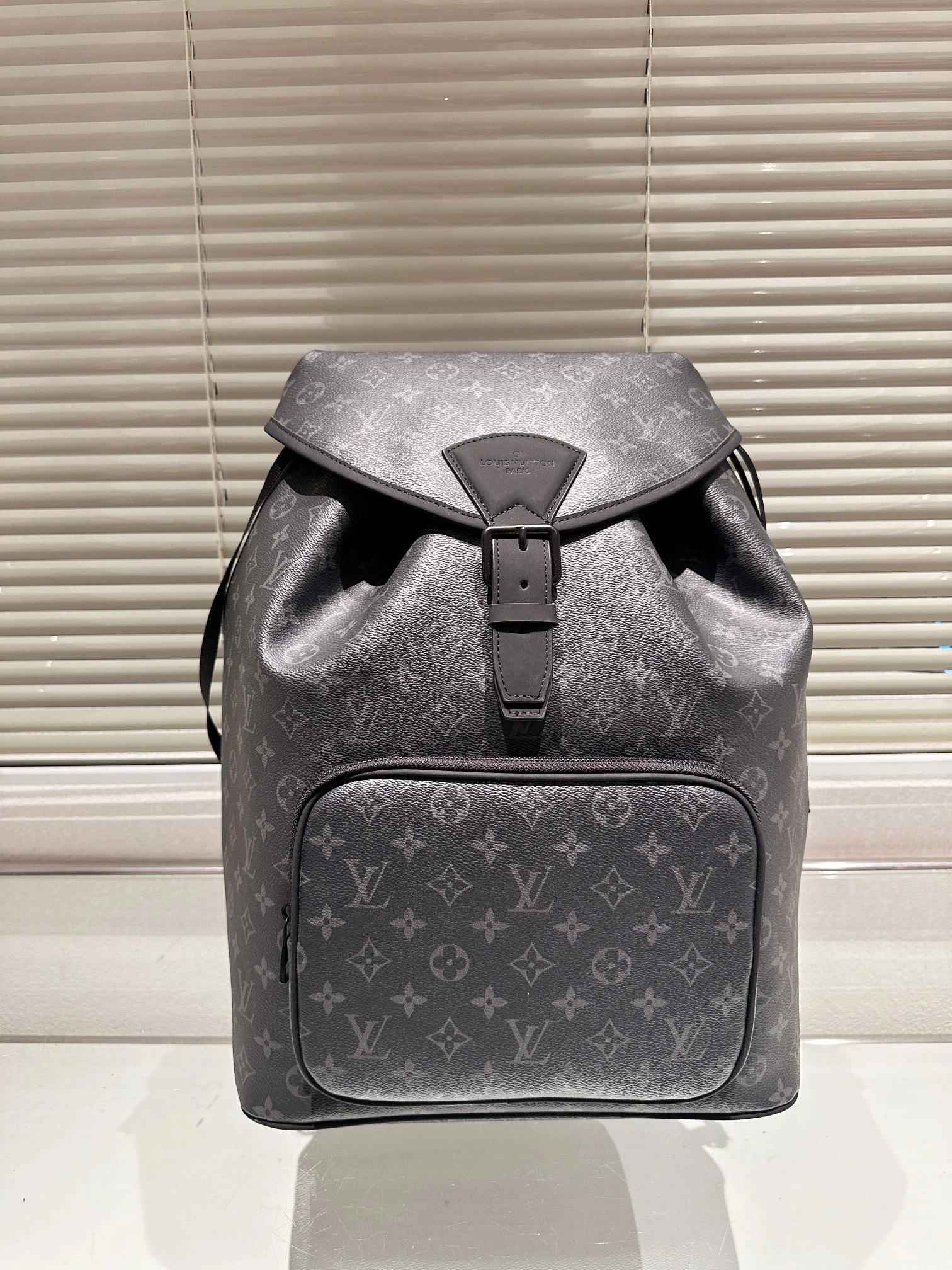 Louis Vuitton Bag — 5e96048b