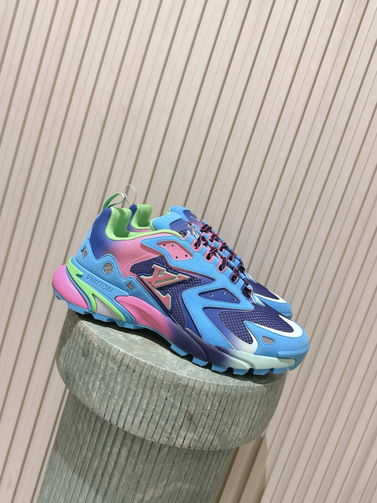 Louis Vuitton Sneakers — 462afbee