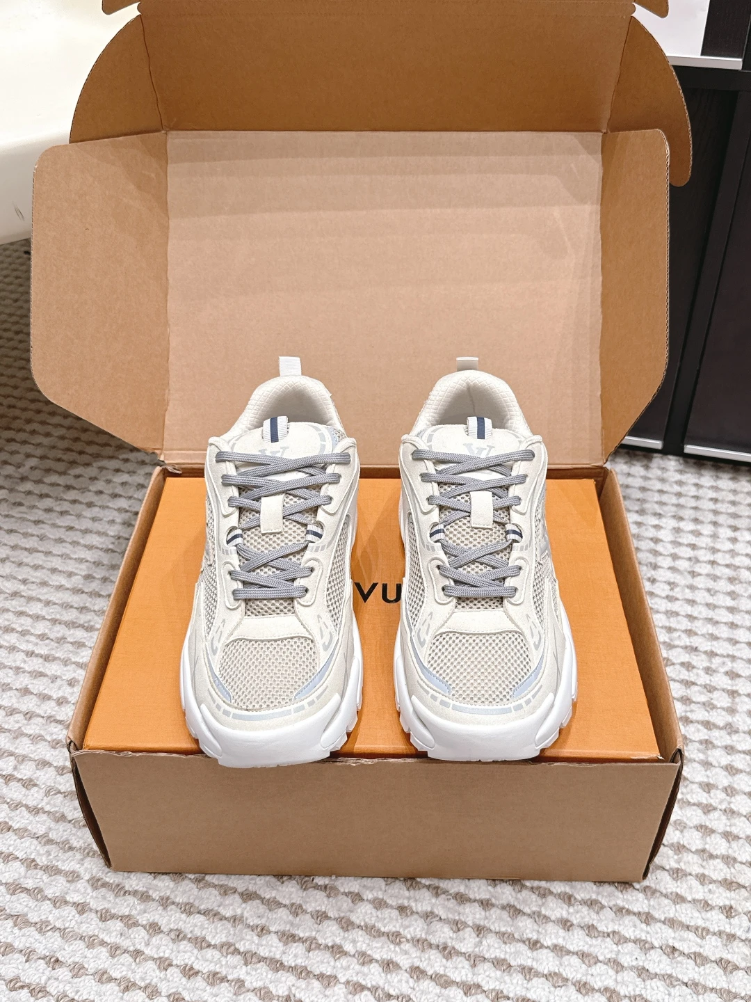 Louis Vuitton Sneakers — d62f2f3f
