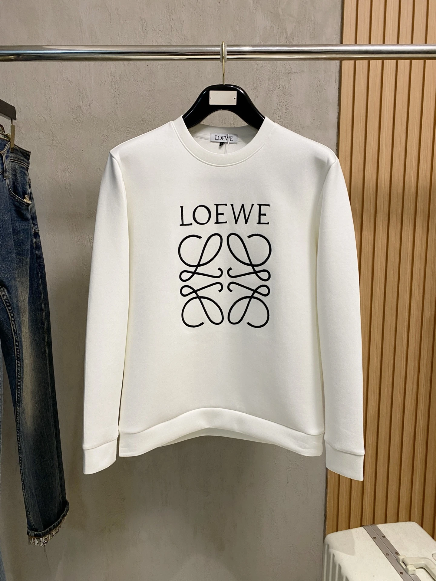 Loewe Sweatshirts — 8b2c03a3