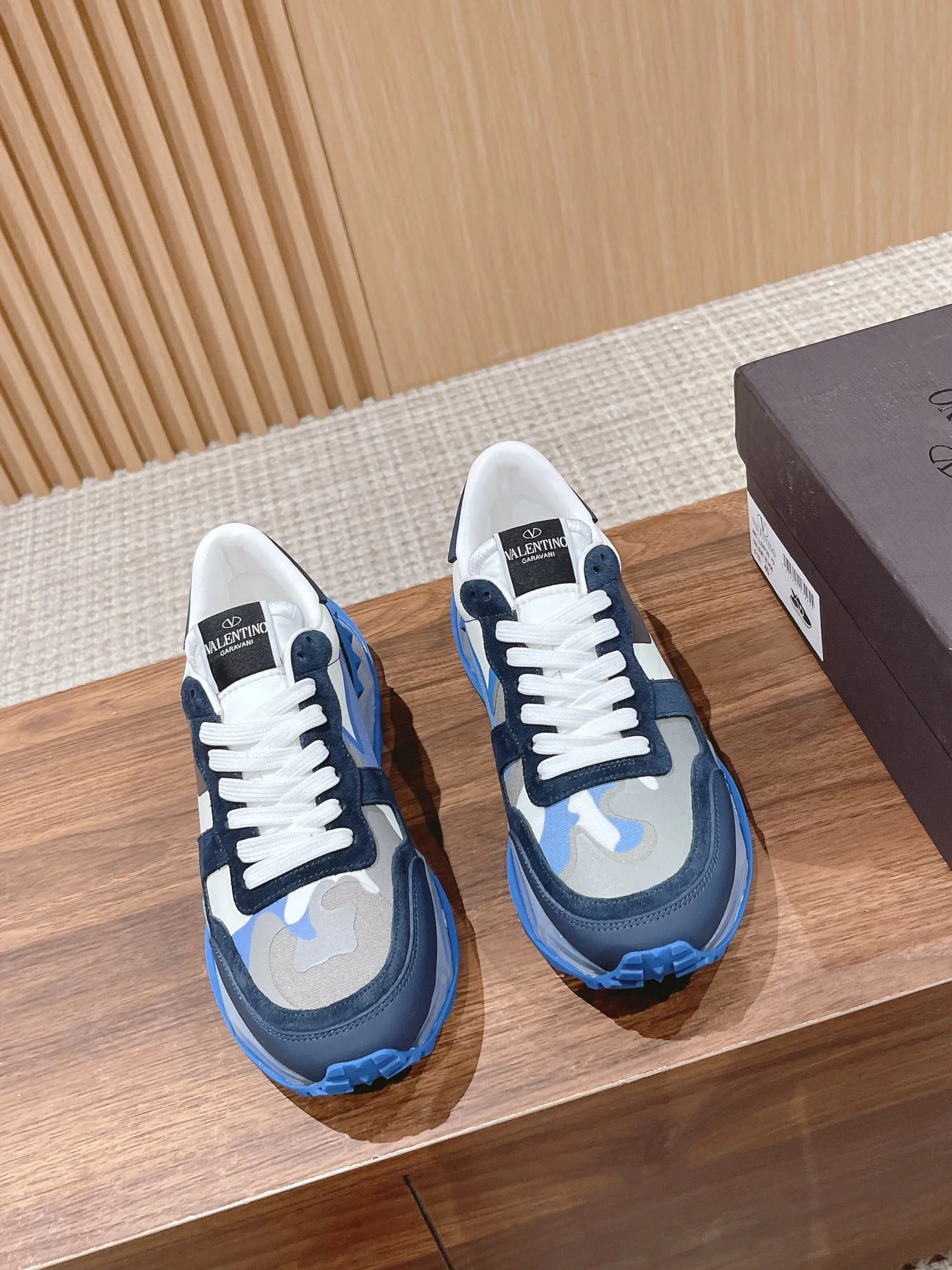 Valentino Sneakers — 515e9330