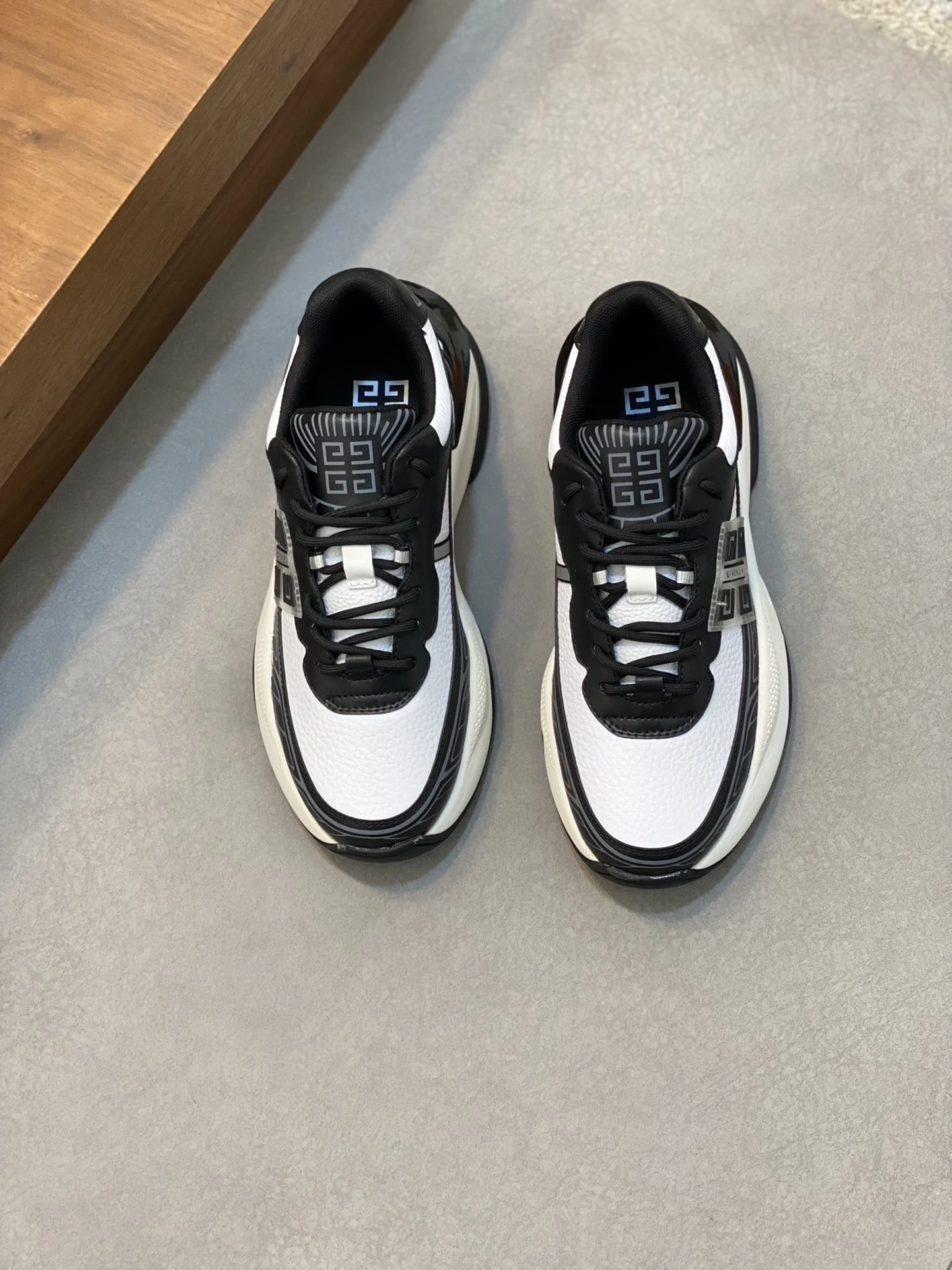 Givenchy Sneakers — 6dee317c