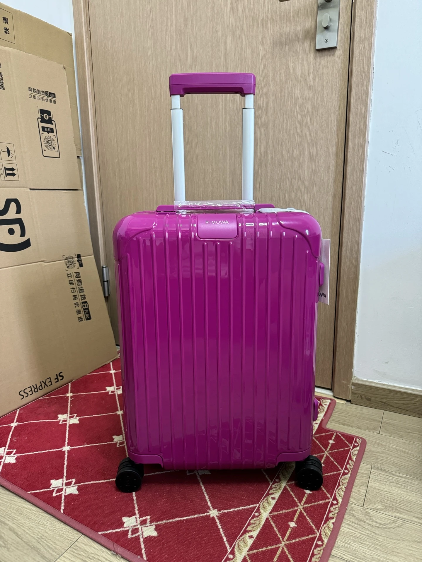 Luggage — f27bf6bf
