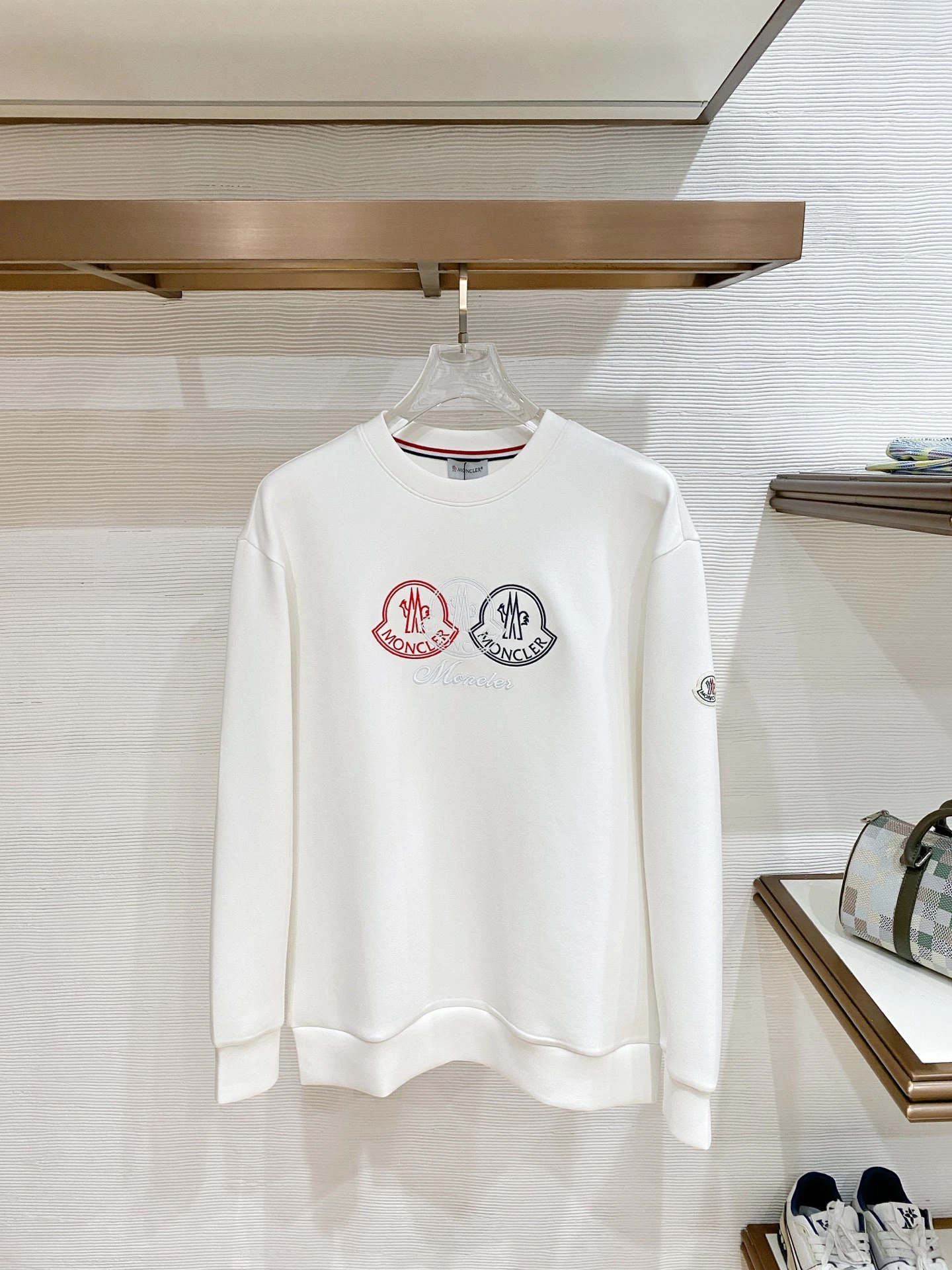 Moncler Sweatshirts — 80aed88e