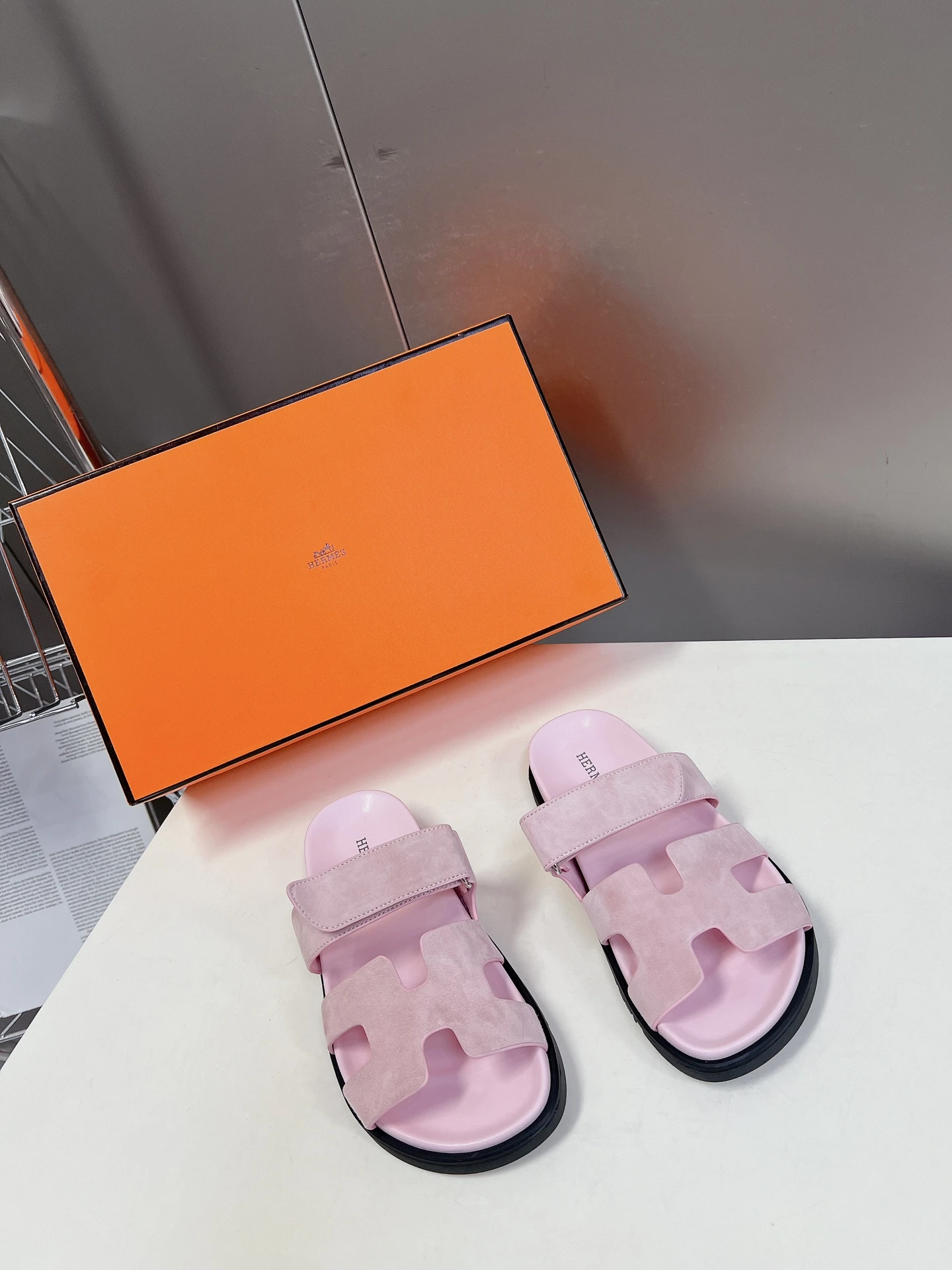 Hermès Slippers — 68e32308