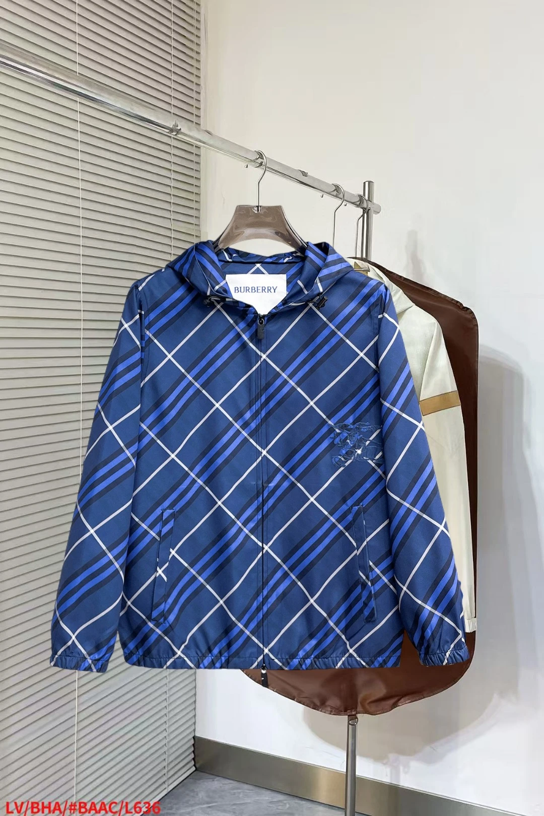 Burberry Jackets — 676e6409