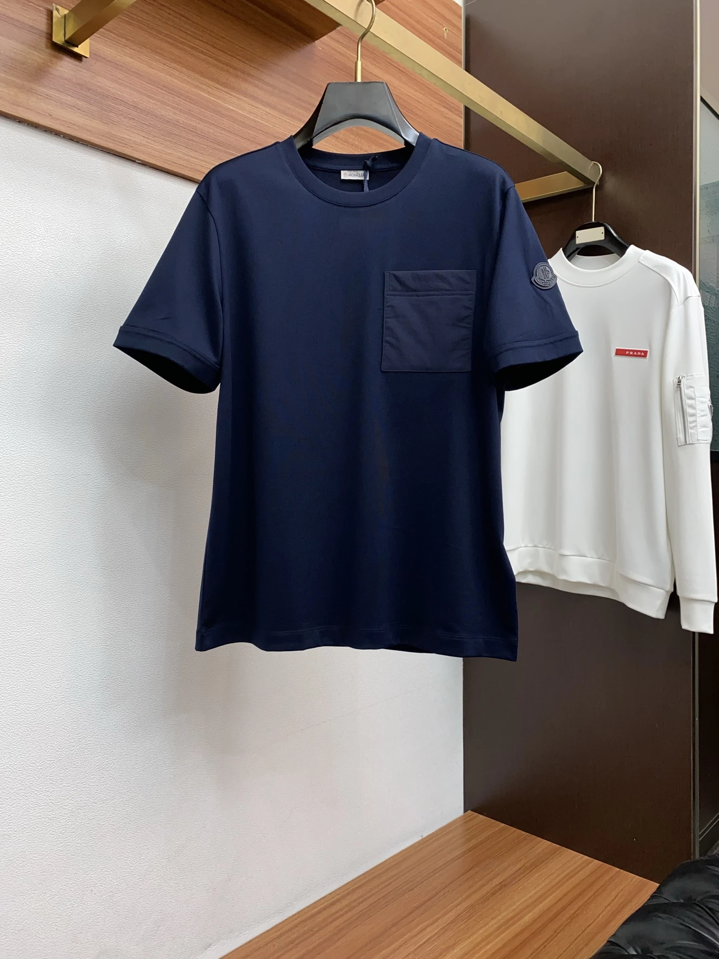 Moncler T-Shirt — ad64c229