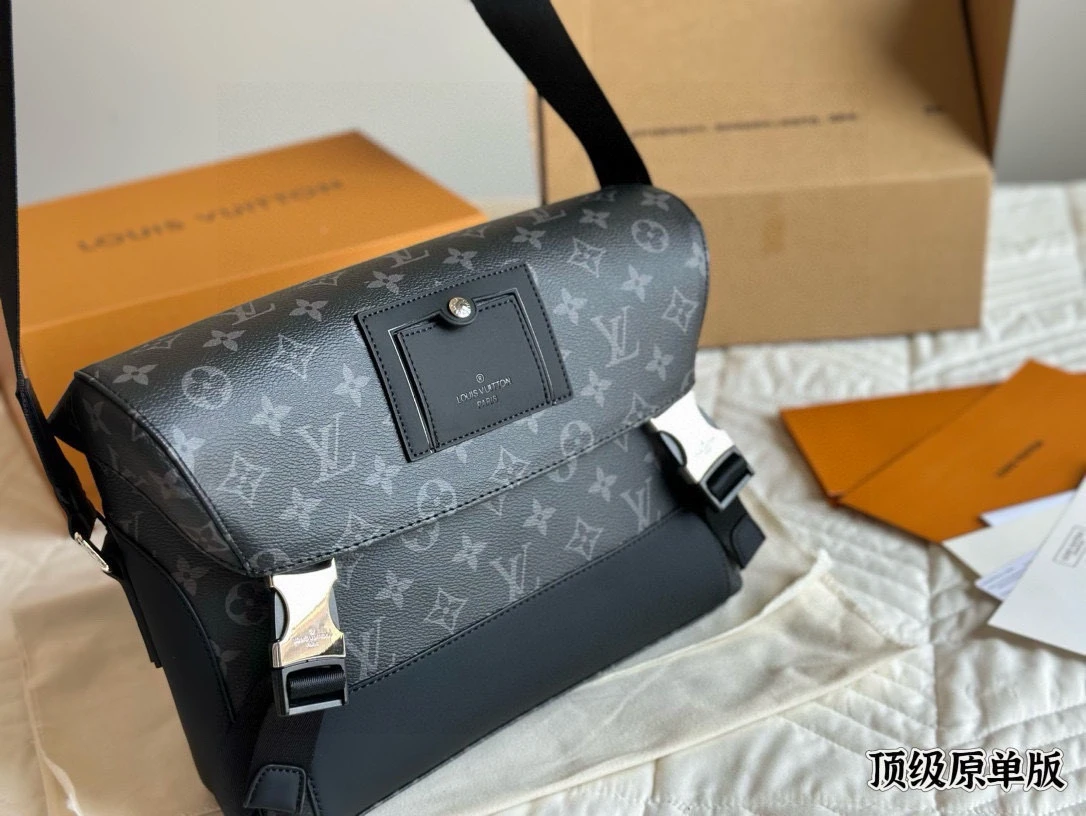 Louis Vuitton Bag — 37d698e4