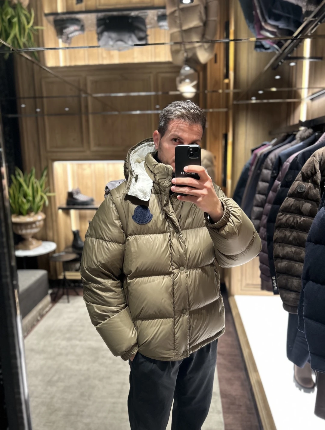 Moncler Down Jacket — 8e19727e